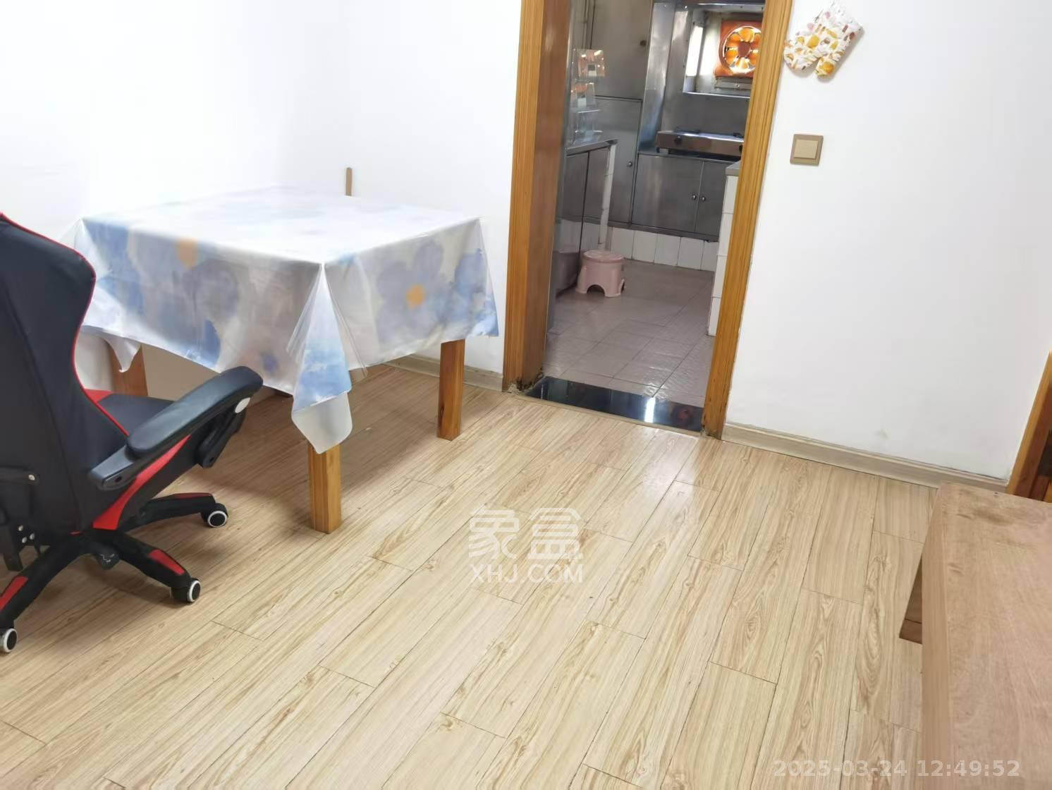 百纺大院宿舍  3室2厅1卫   1900.00元/月室内图