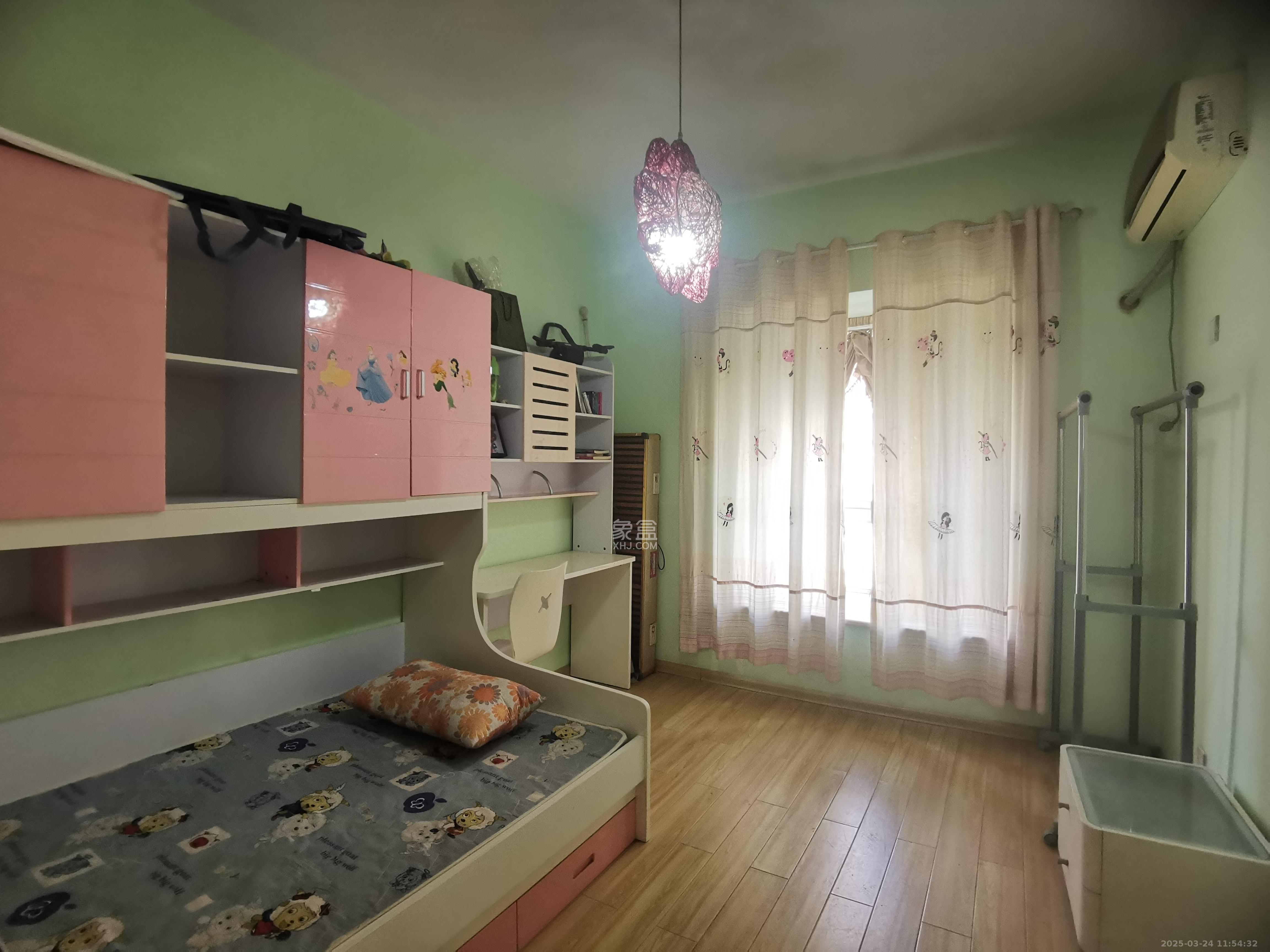 至雅小玲家园 3室2厅2卫 2400.0元/月 至雅小玲家园 3室2厅2卫 2400.0元/月室内图