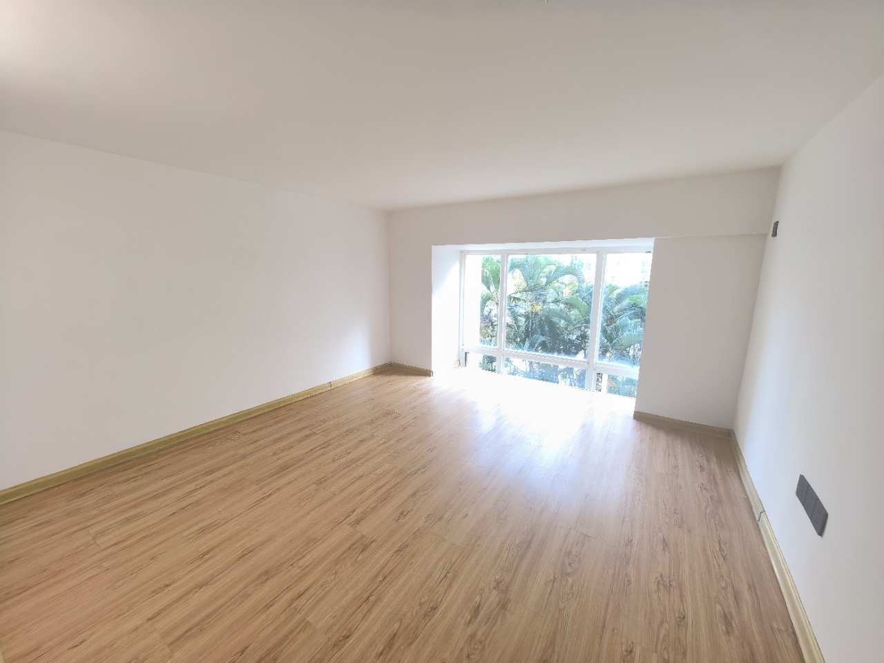 耀江花园 5室2厅3卫 152.00万 耀江花园 5室2厅3卫 152.00万卧室