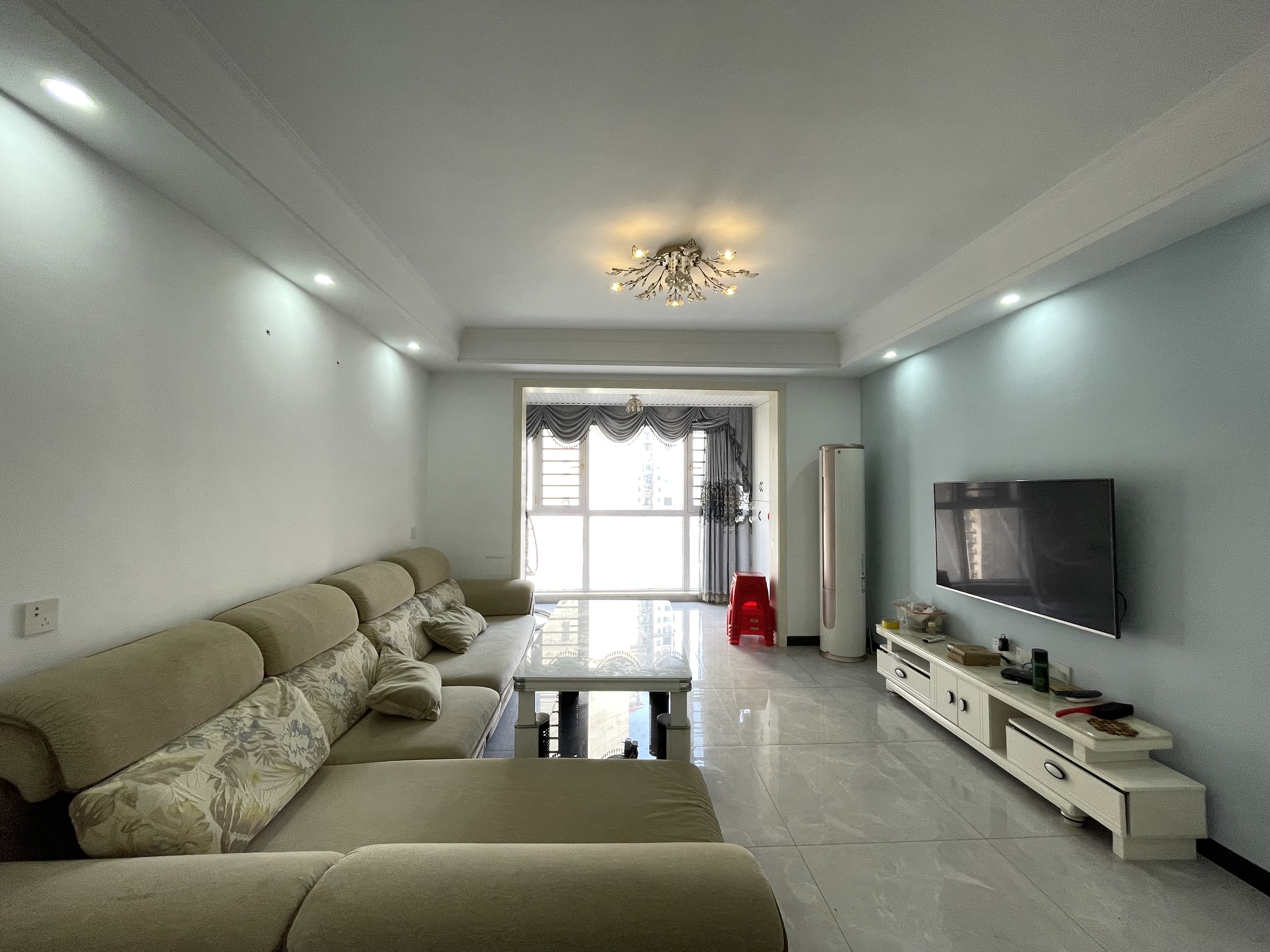 五江碧桂园城市广场  3室2厅2卫    2200.0元/月 五江碧桂园城市广场  3室2厅2卫    2200.0元/月