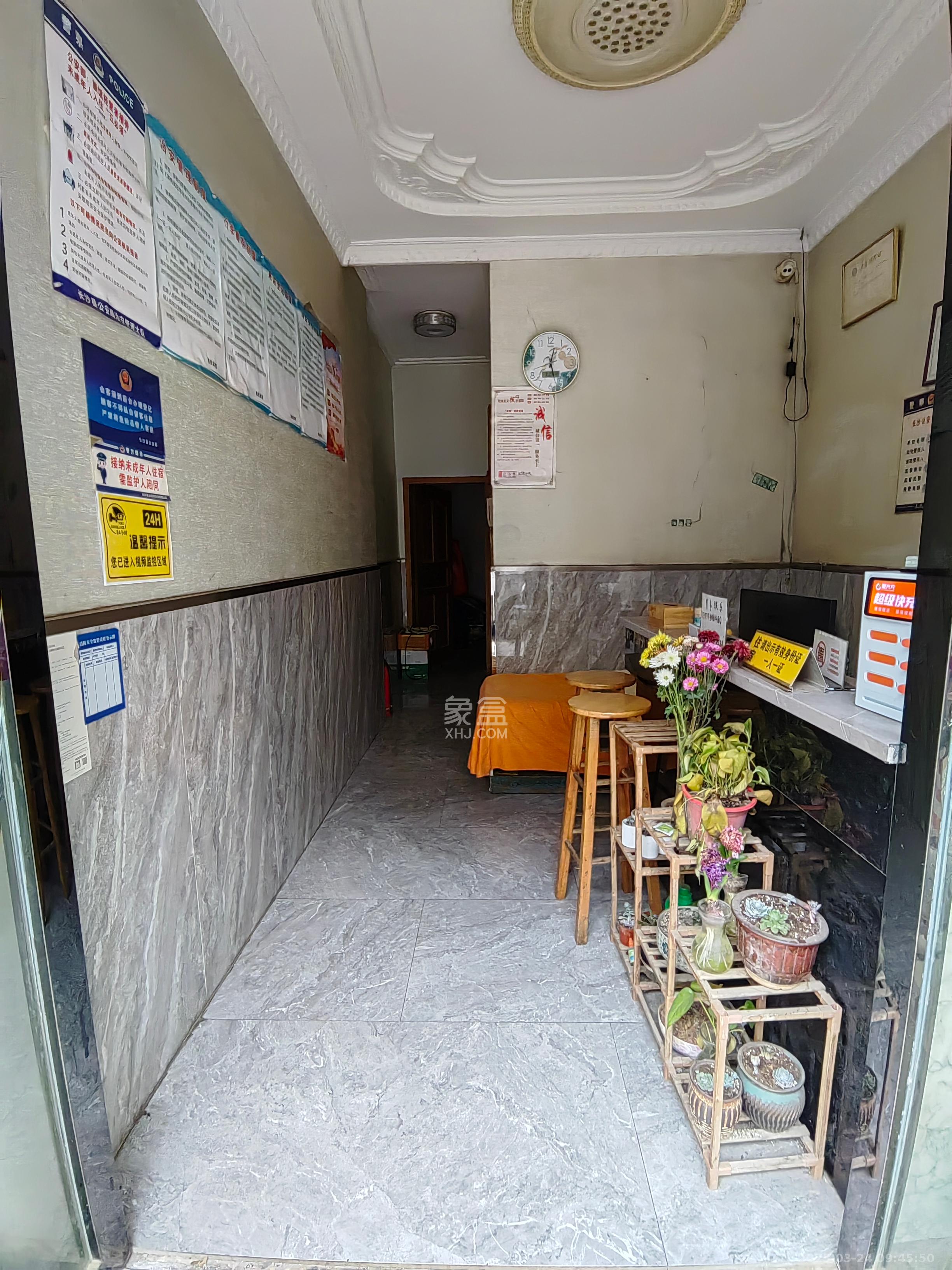 城西安置小区 1室1厅1卫 1800.0元/月 城西安置小区 1室1厅1卫 1800.0元/月室内图