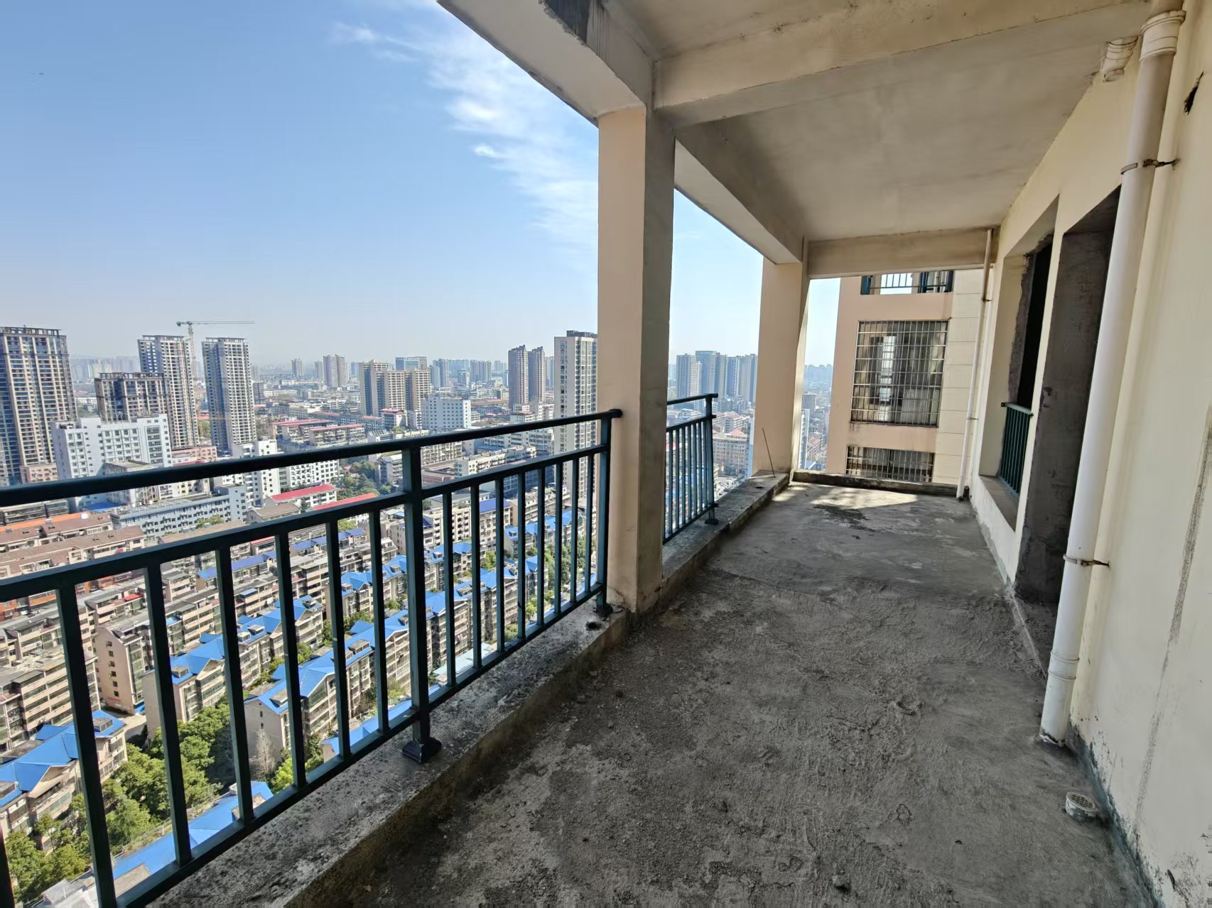 吉泰丽园  4室2厅2卫   85.00万客厅