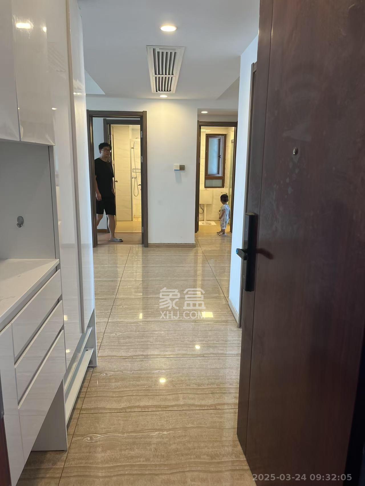 碧桂园星城首府 3室2厅2卫 2800.0元/月 碧桂园星城首府 3室2厅2卫 2800.0元/月室内图