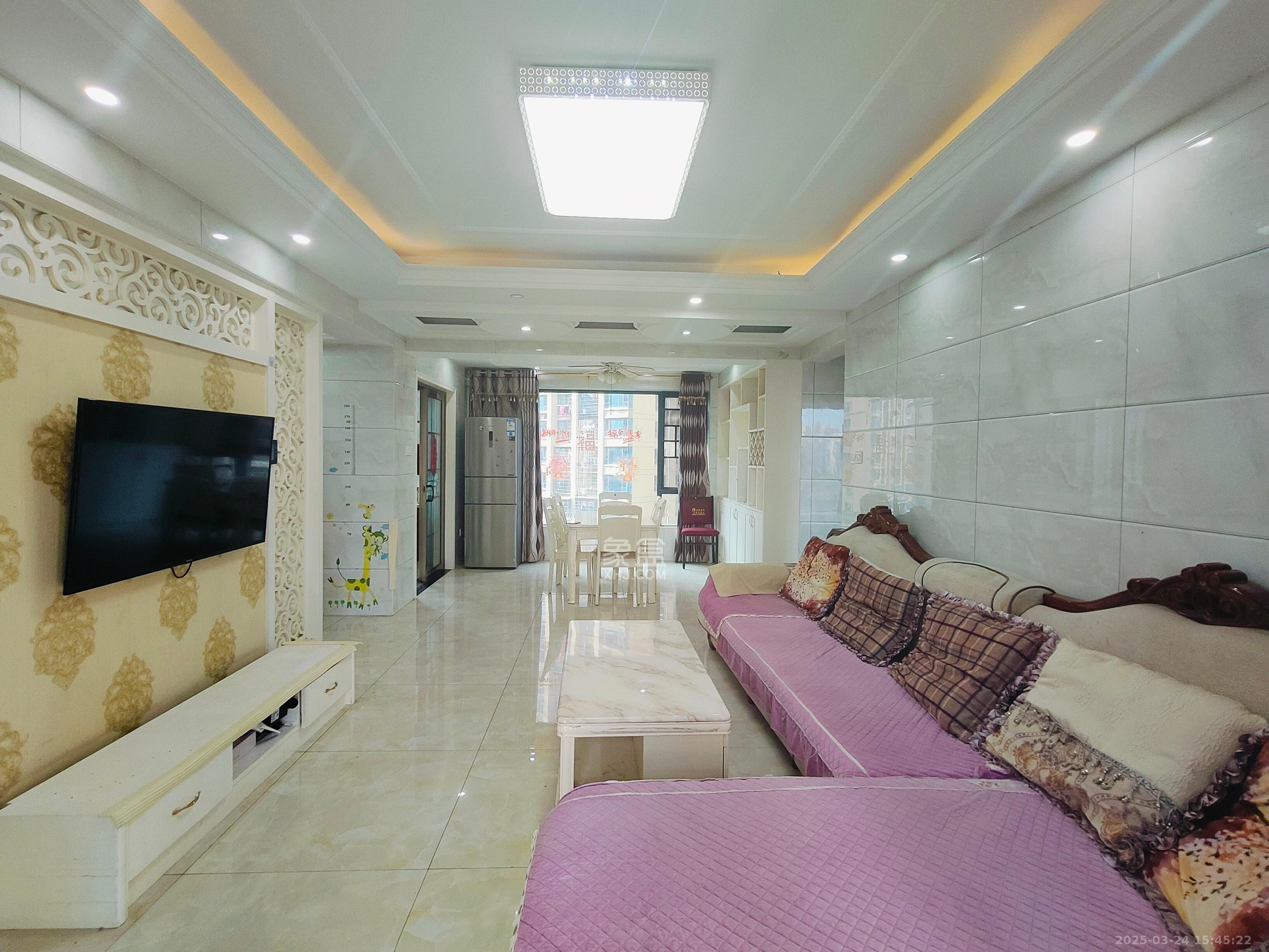 方略城市广场 4室2厅2卫 2400.0元/月 方略城市广场 4室2厅2卫 2400.0元/月室内图