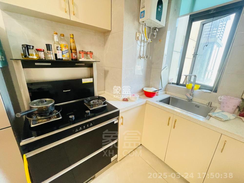 和顺天河广场(型格广场) 1室1厅1卫 1200.0元/月 和顺天河广场(型格广场) 1室1厅1卫 1200.0元/月室内图