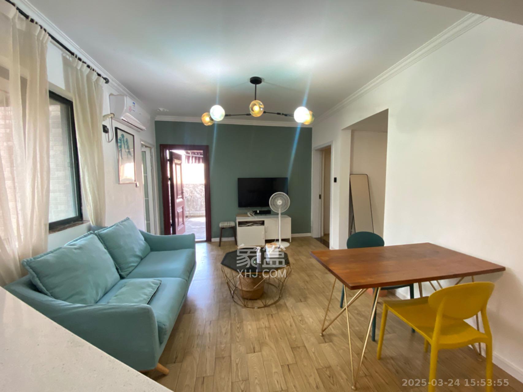 城市森林  1室1厅1卫    2300.0元/月 城市森林  1室1厅1卫    2300.0元/月室内图