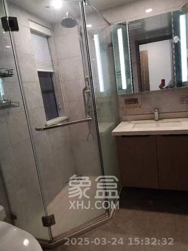 龙湖铂金中心（龙湖春江郦城）  3室2厅2卫   5200.00元/月室内图