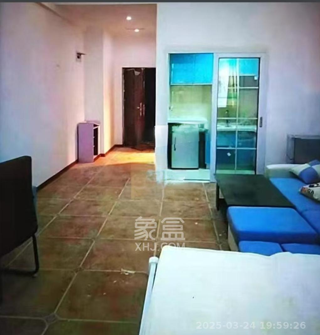 黄金一区 1室0厅1卫 1100.0元/月 黄金一区 1室0厅1卫 1100.0元/月室内图