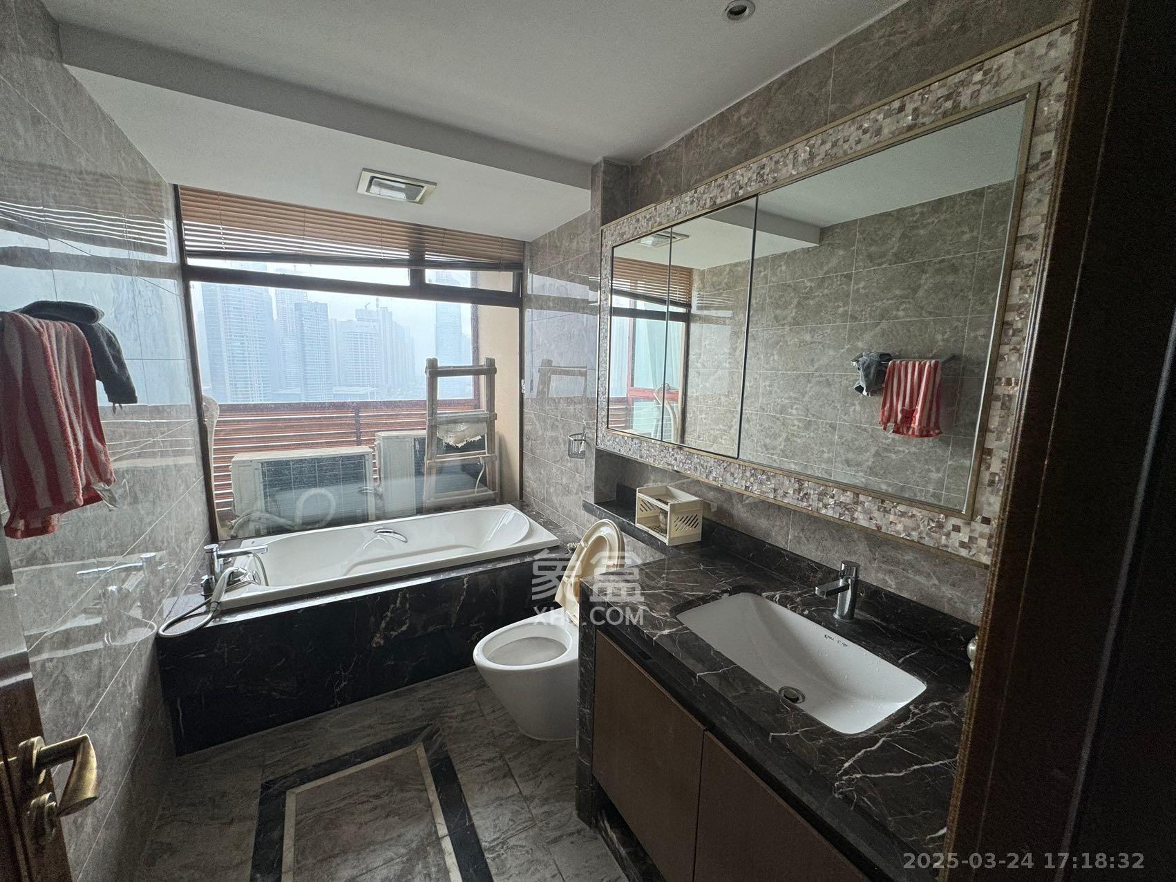 恒大御景半岛湘江苑(恒大御景半岛一期) 3室2厅3卫 4800.0元/月 恒大御景半岛湘江苑(恒大御景半岛一期) 3室2厅3卫 4800.0元/月室内图