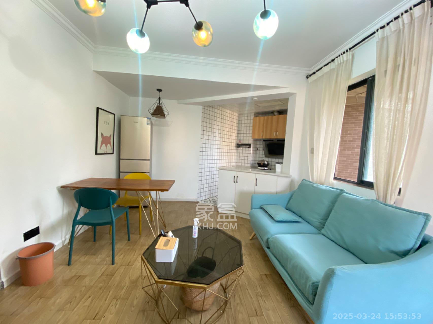 城市森林  1室1厅1卫    2300.0元/月 城市森林  1室1厅1卫    2300.0元/月室内图