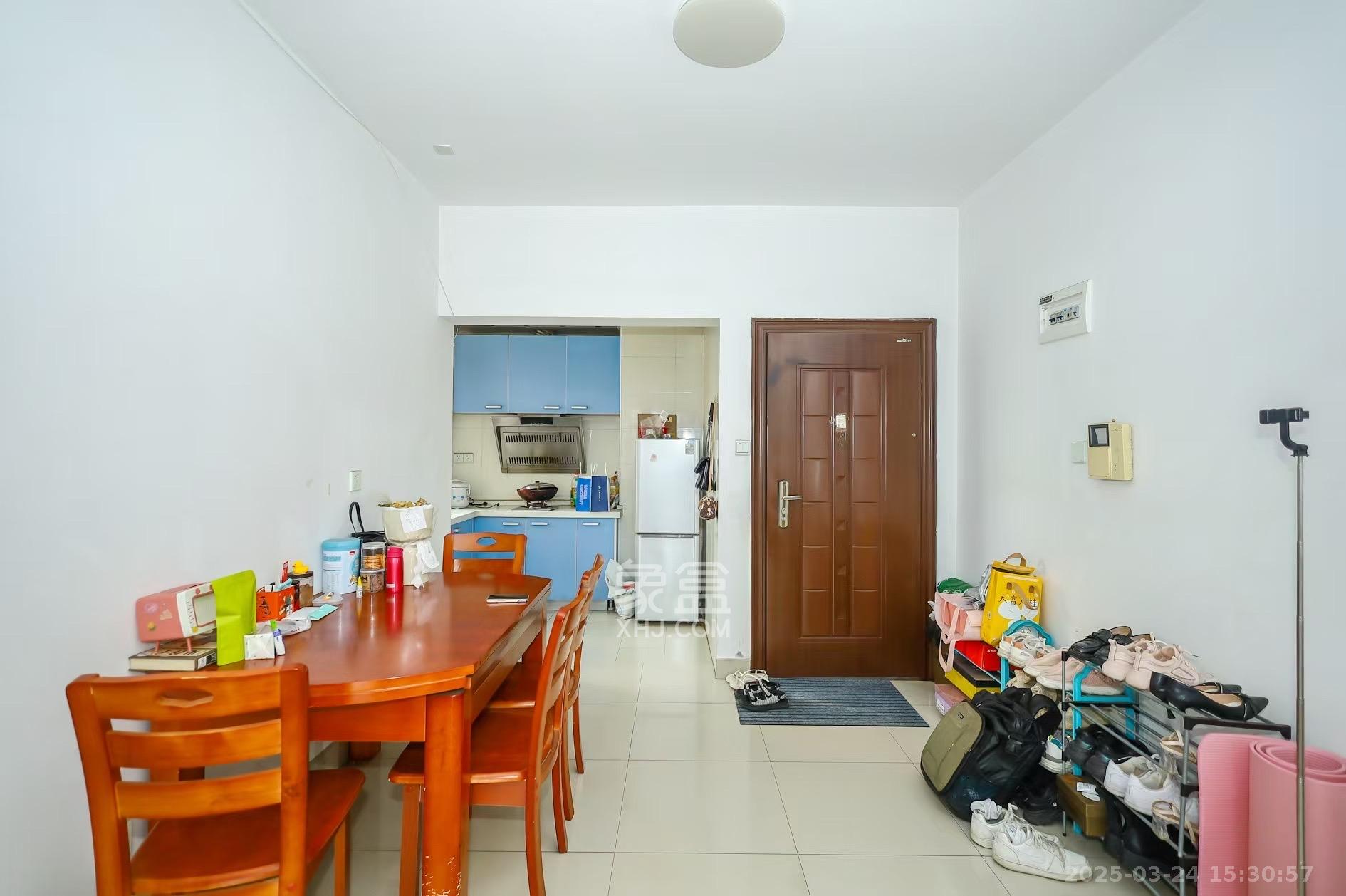 紫晶城 1室2厅1卫 1400.0元/月 紫晶城 1室2厅1卫 1400.0元/月室内图