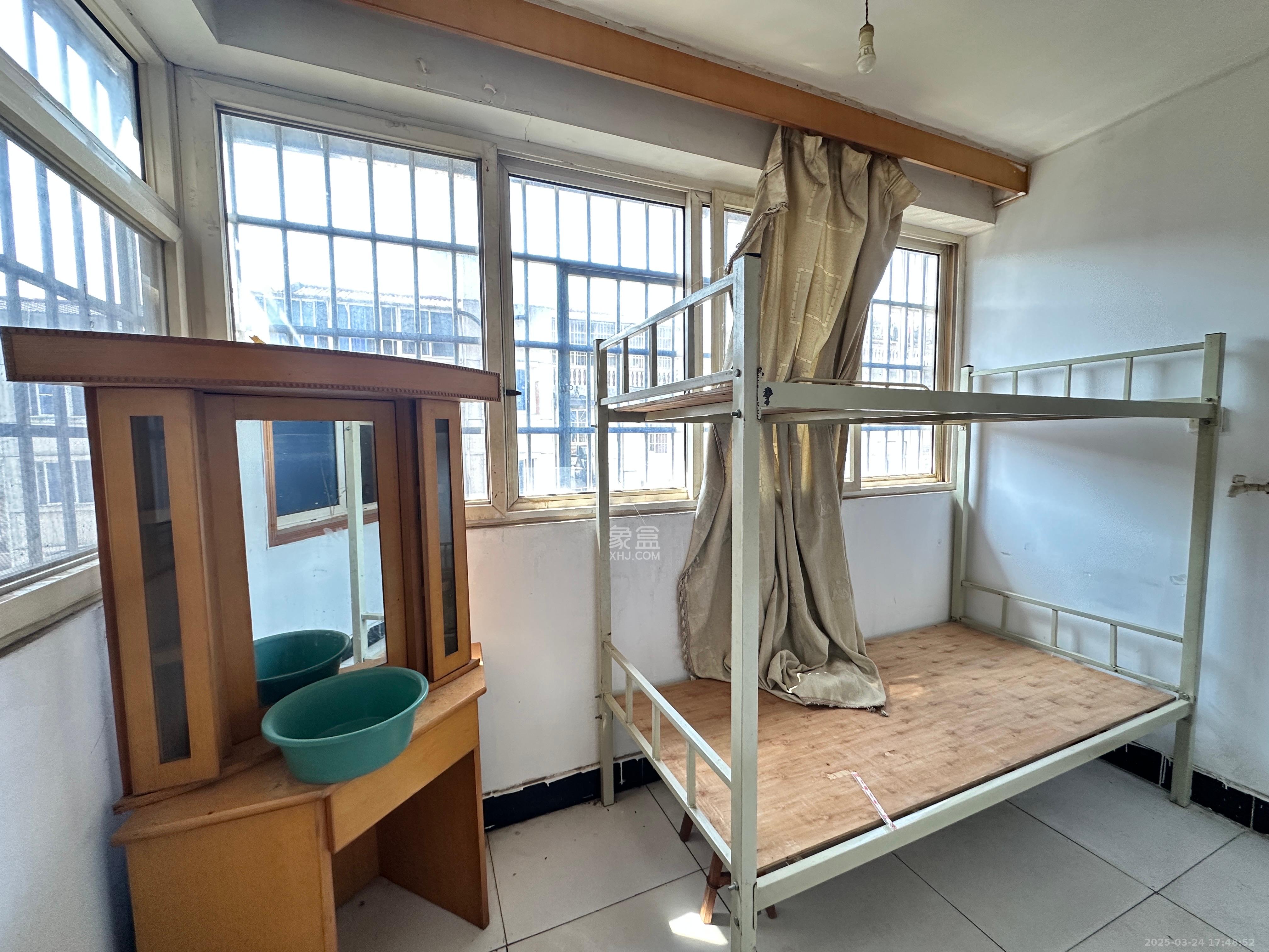 广厦新村  4室2厅1卫    2000.0元/月 广厦新村  4室2厅1卫    2000.0元/月室内图