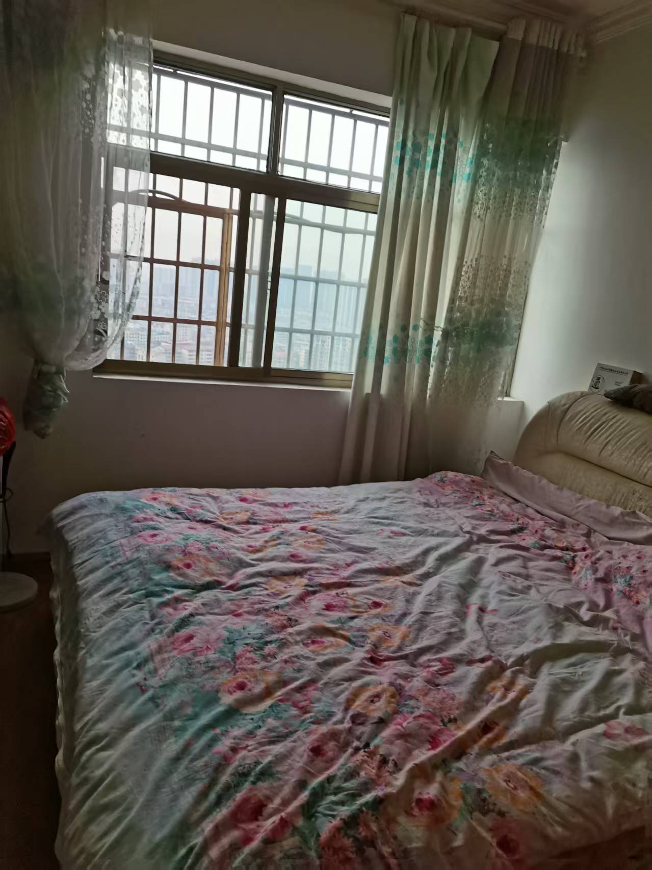 东方豪苑 2室1厅1卫 46.8万 东方豪苑 2室1厅1卫 46.8万客厅