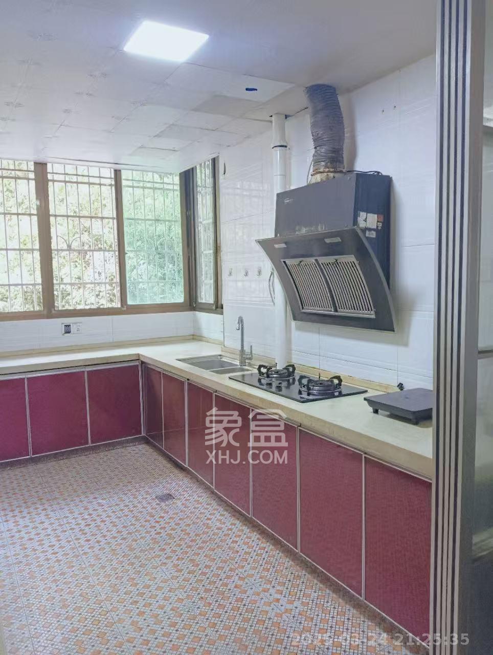 延农小区(延农五期、延农六期)  3室2厅1卫    2300.0元/月 延农小区(延农五期、延农六期)  3室2厅1卫    2300.0元/月室内图