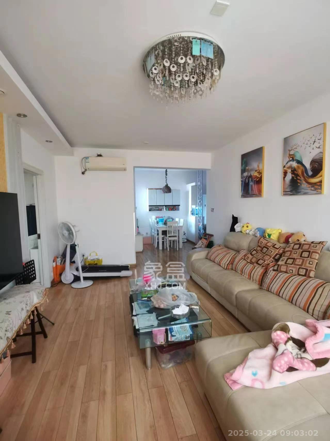 巧克力空间（建鸿达现代大厦）  2室2厅1卫   2300.00元/月室内图