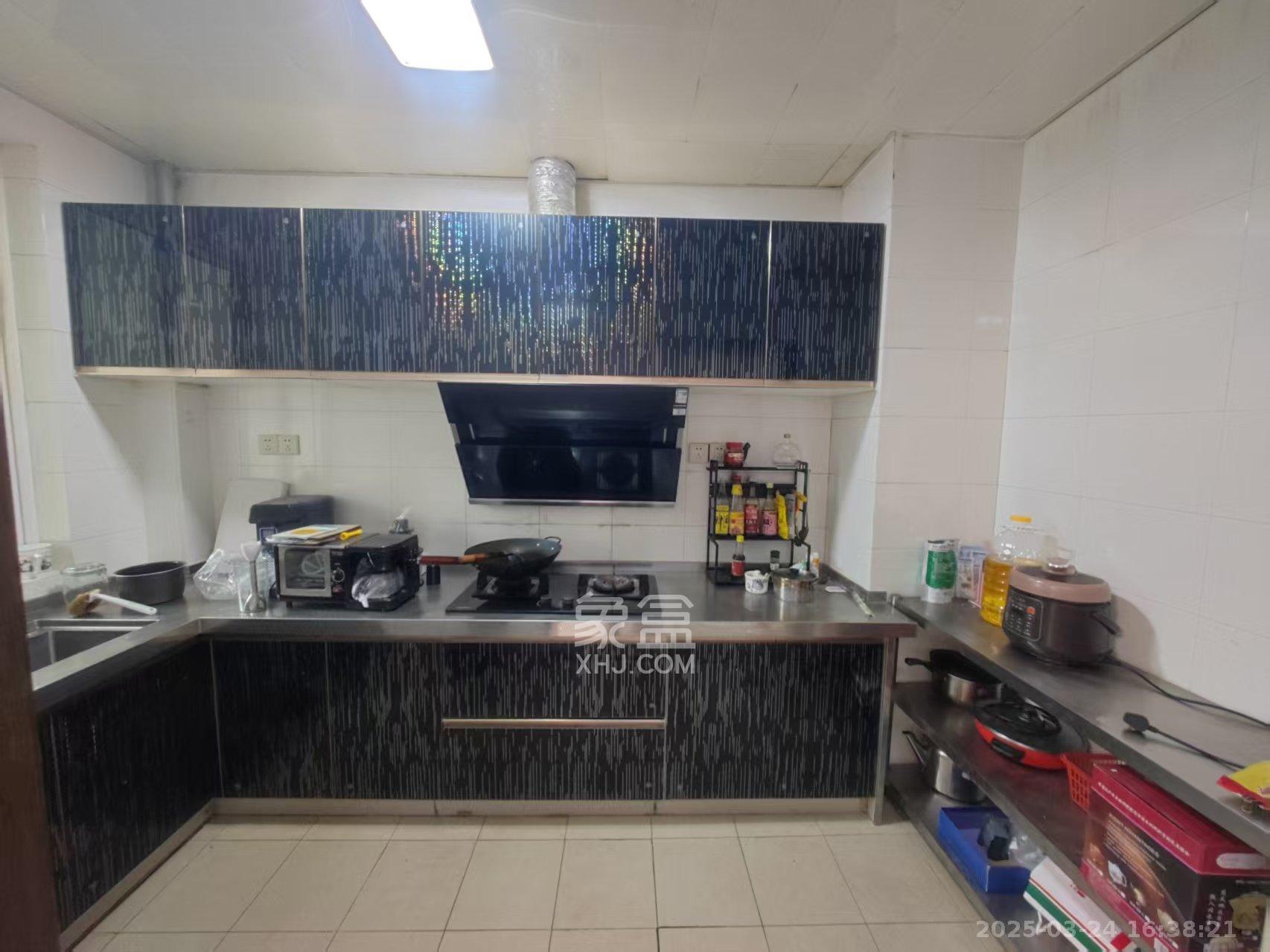 幸福洋房 4室2厅2卫 2100.0元/月 幸福洋房 4室2厅2卫 2100.0元/月室内图