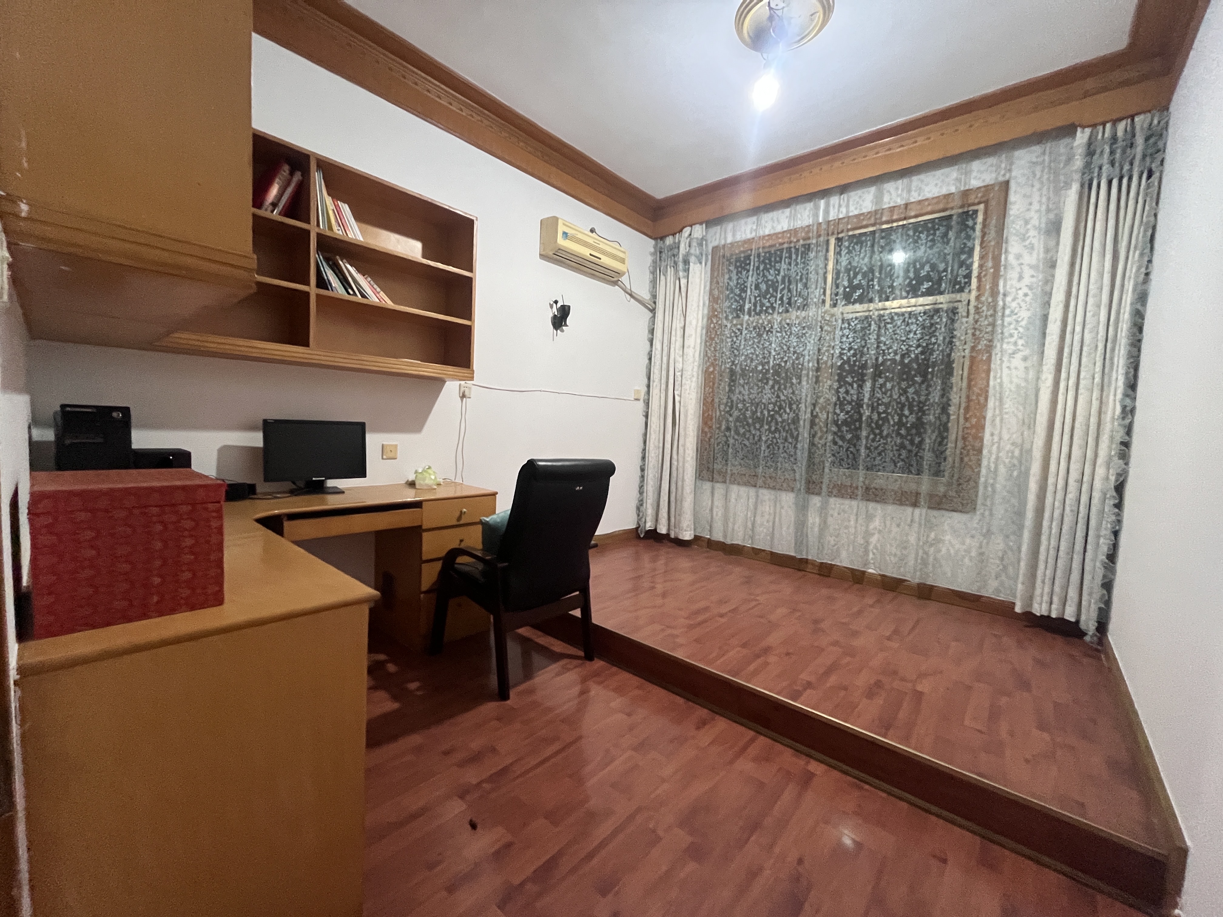 娄星区畜牧水产局+经管局 4室2厅2卫 46.8万 娄星区畜牧水产局+经管局 4室2厅2卫 46.8万客厅