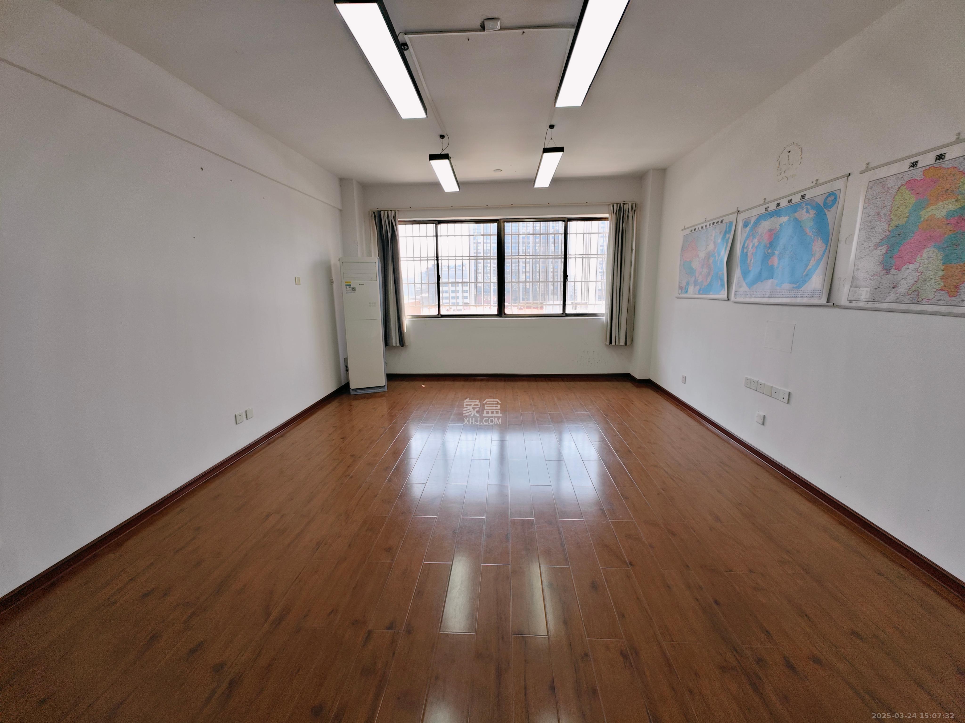 环达路桥 3室2厅2卫 3100.0元/月 环达路桥 3室2厅2卫 3100.0元/月室内图