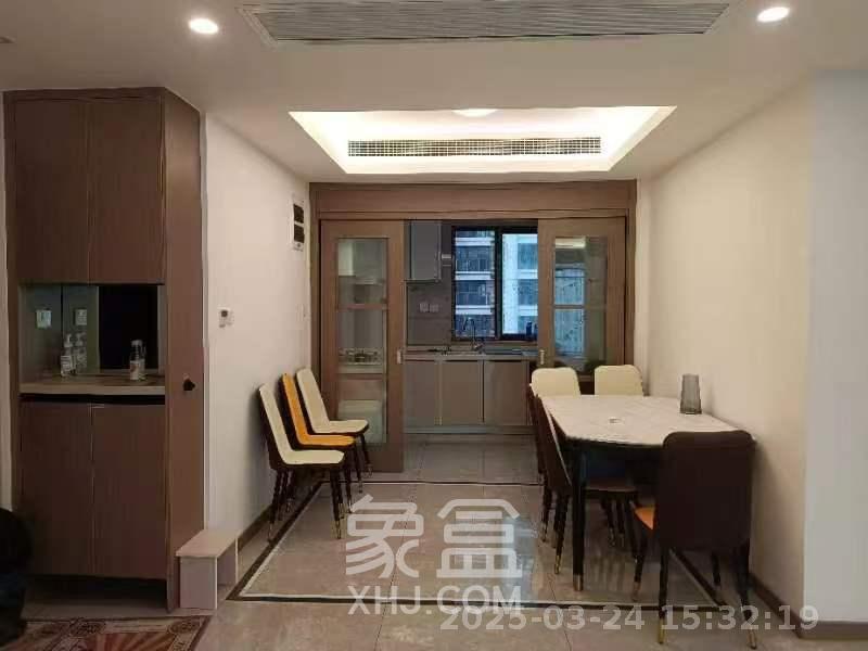 龙湖铂金中心（龙湖春江郦城）  3室2厅2卫   5200.00元/月室内图