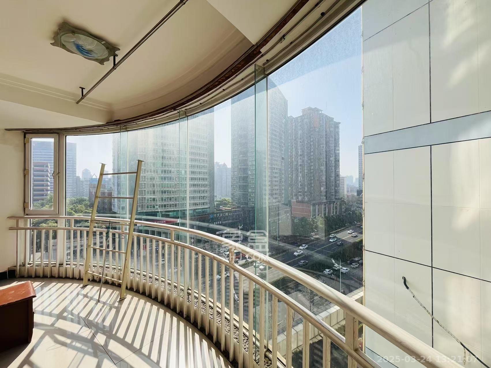 新世纪花苑 4室2厅2卫 3500.0元/月 新世纪花苑 4室2厅2卫 3500.0元/月室内图