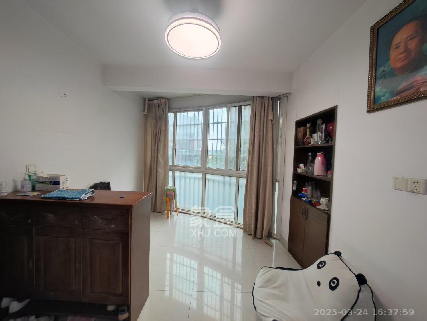 幸福洋房 4室2厅2卫 2100.0元/月 幸福洋房 4室2厅2卫 2100.0元/月室内图