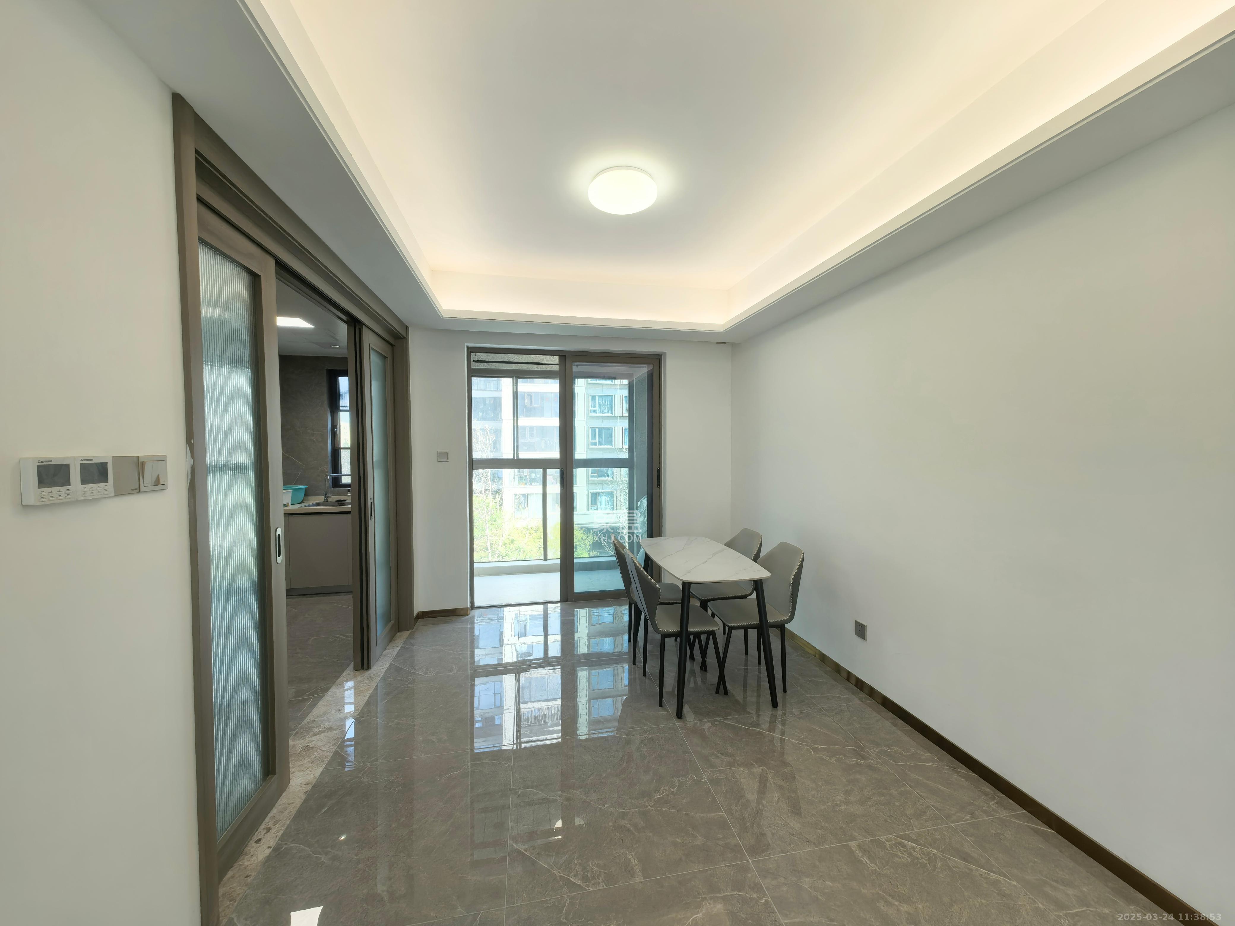 阳光城翡丽云邸  4室2厅2卫    2800.0元/月 阳光城翡丽云邸  4室2厅2卫    2800.0元/月室内图