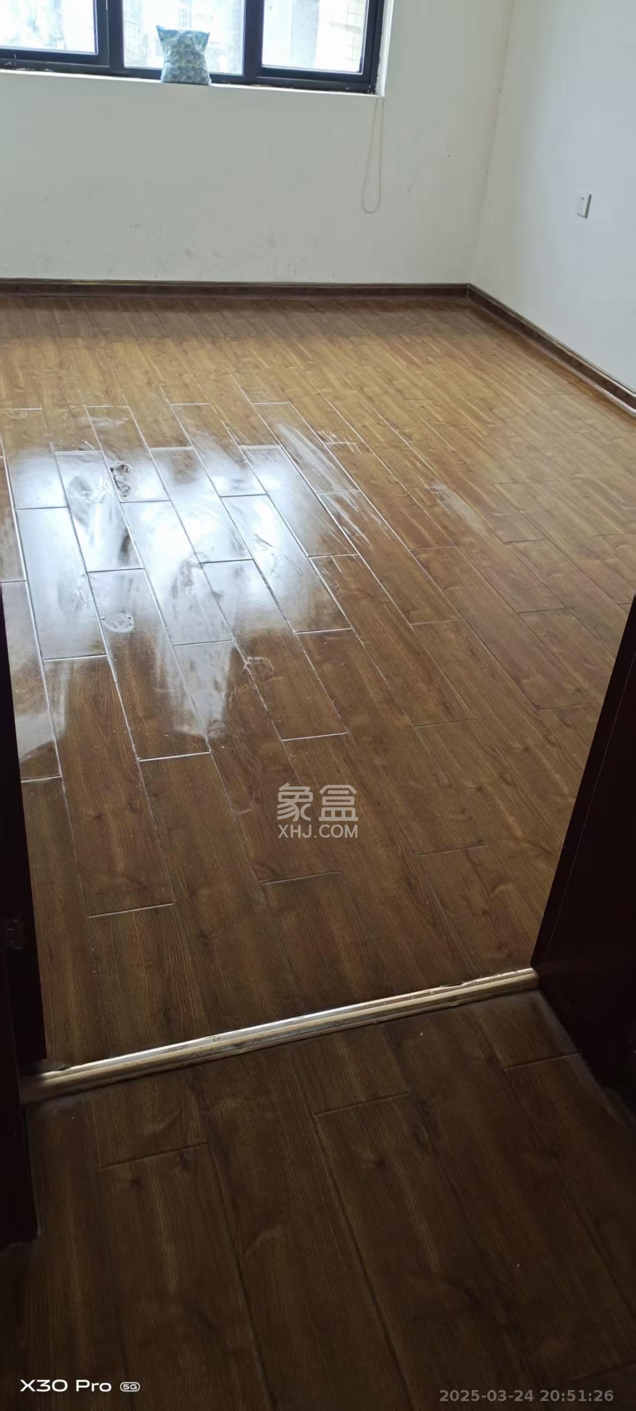 锦泰东环国际  2室1厅1卫   2400.00元/月室内图