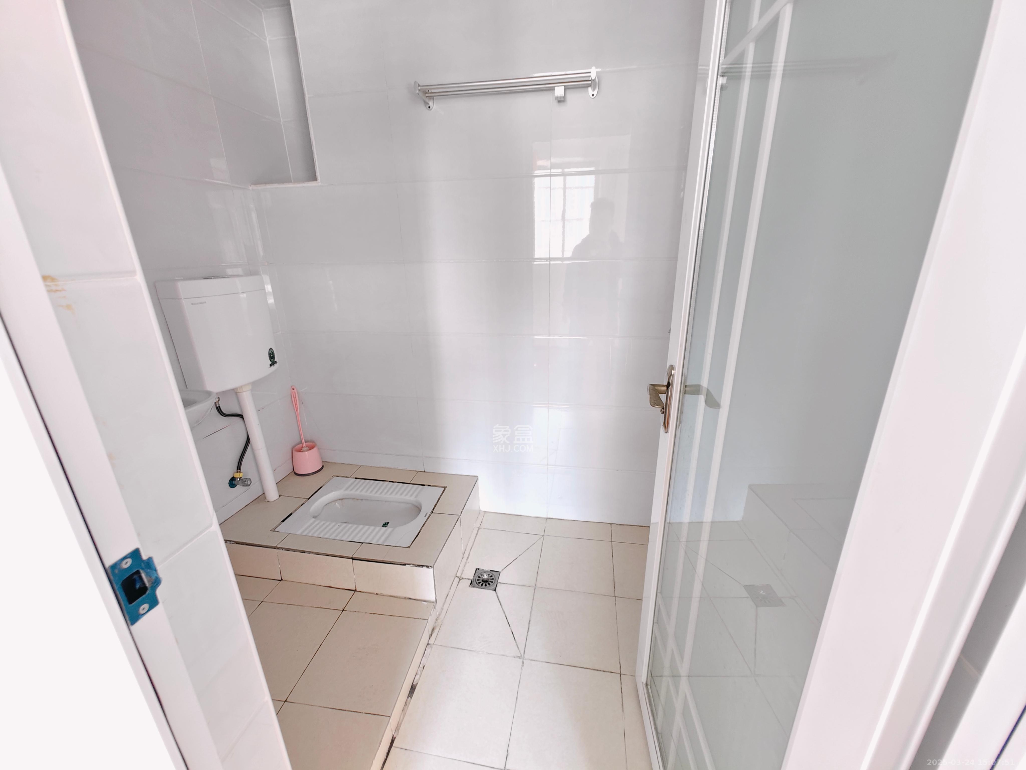 环达路桥 3室2厅2卫 3100.0元/月 环达路桥 3室2厅2卫 3100.0元/月室内图