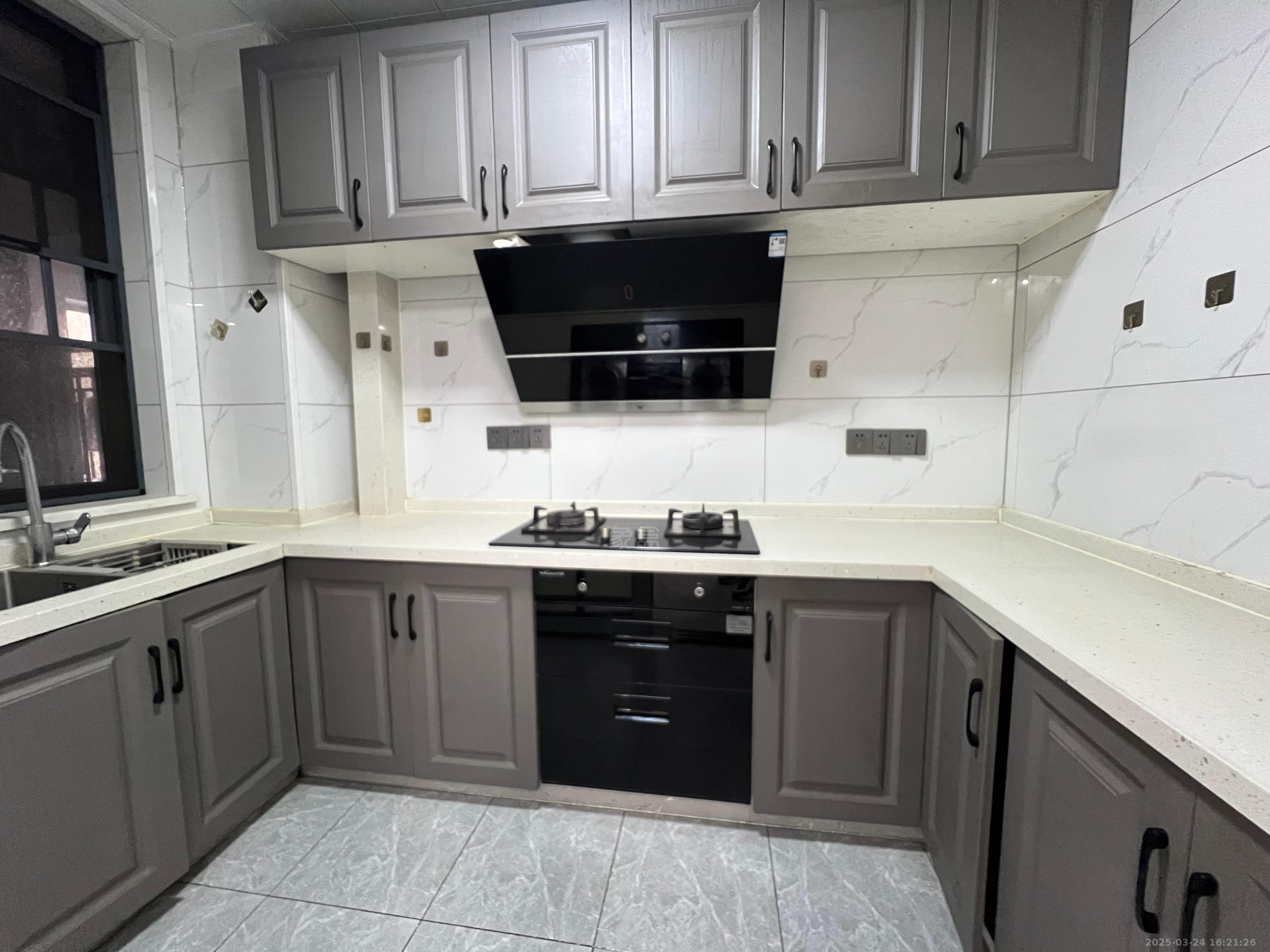 春藤小镇 3室2厅1卫 2000.0元/月 春藤小镇 3室2厅1卫 2000.0元/月室内图