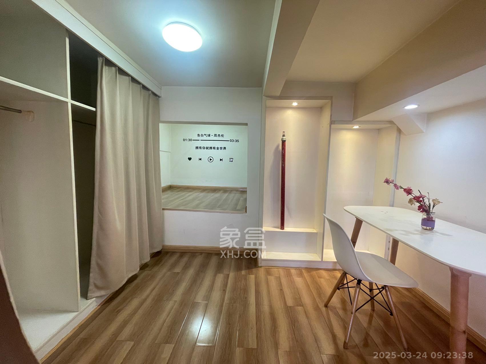 洋湖时代  1室1厅1卫    1700.0元/月 洋湖时代  1室1厅1卫    1700.0元/月室内图