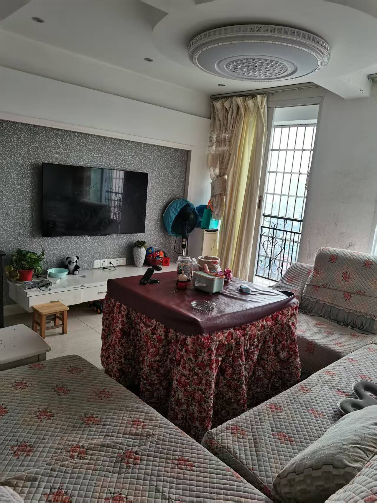 东方豪苑 2室1厅1卫 46.8万 东方豪苑 2室1厅1卫 46.8万客厅