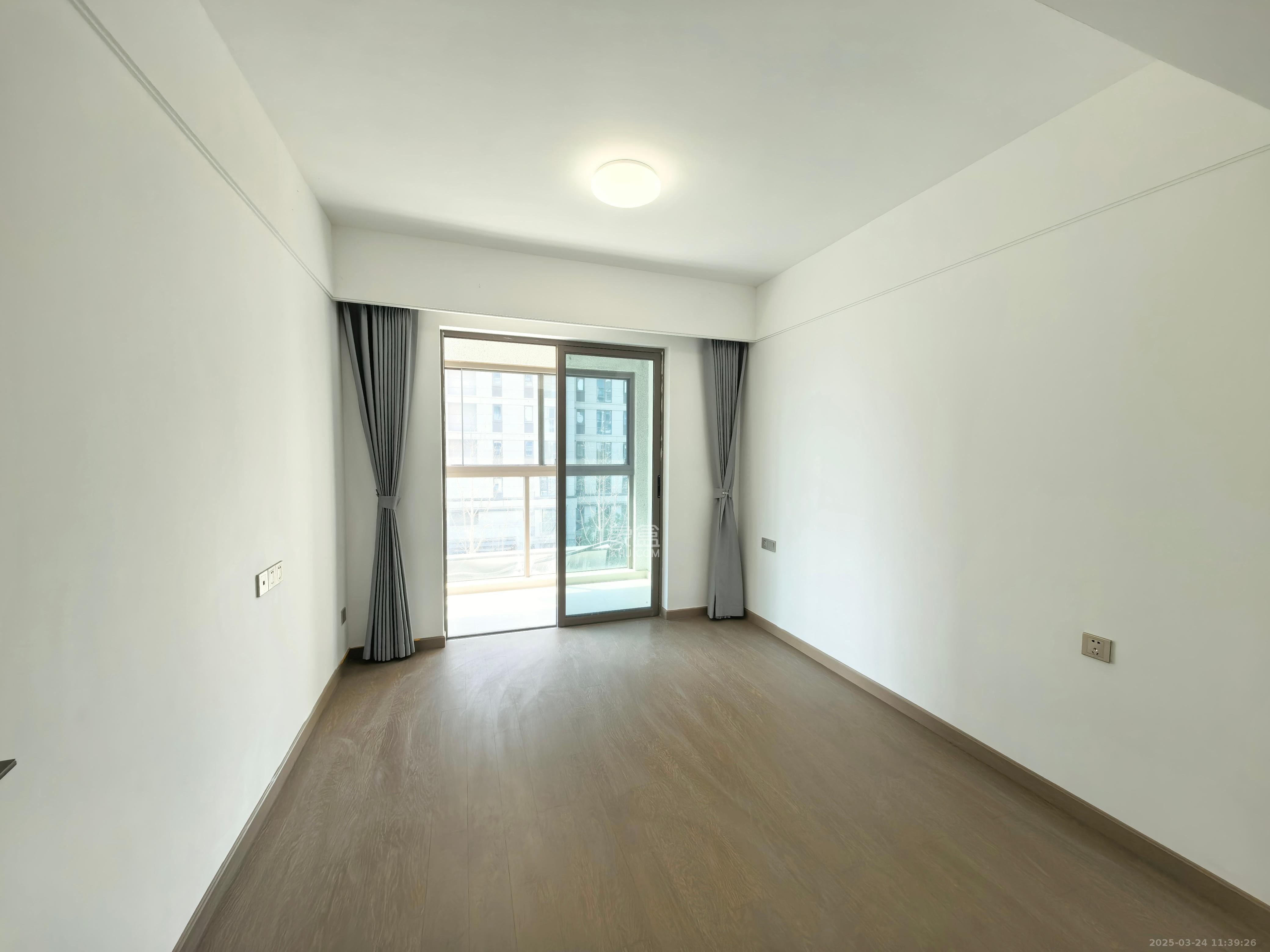 阳光城翡丽云邸  4室2厅2卫    2800.0元/月 阳光城翡丽云邸  4室2厅2卫    2800.0元/月室内图