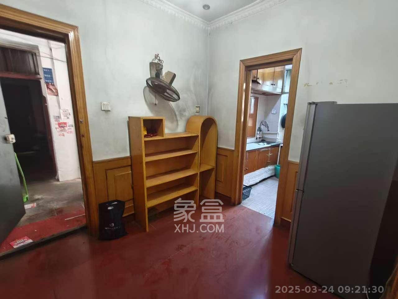 湖橡宿舍/湖橡小区 1室1厅1卫 1300.0元/月 湖橡宿舍/湖橡小区 1室1厅1卫 1300.0元/月室内图