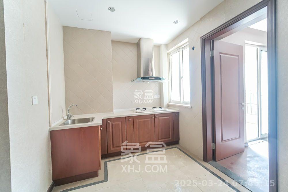 郡原居里 1室1厅1卫 1400.0元/月 郡原居里 1室1厅1卫 1400.0元/月室内图