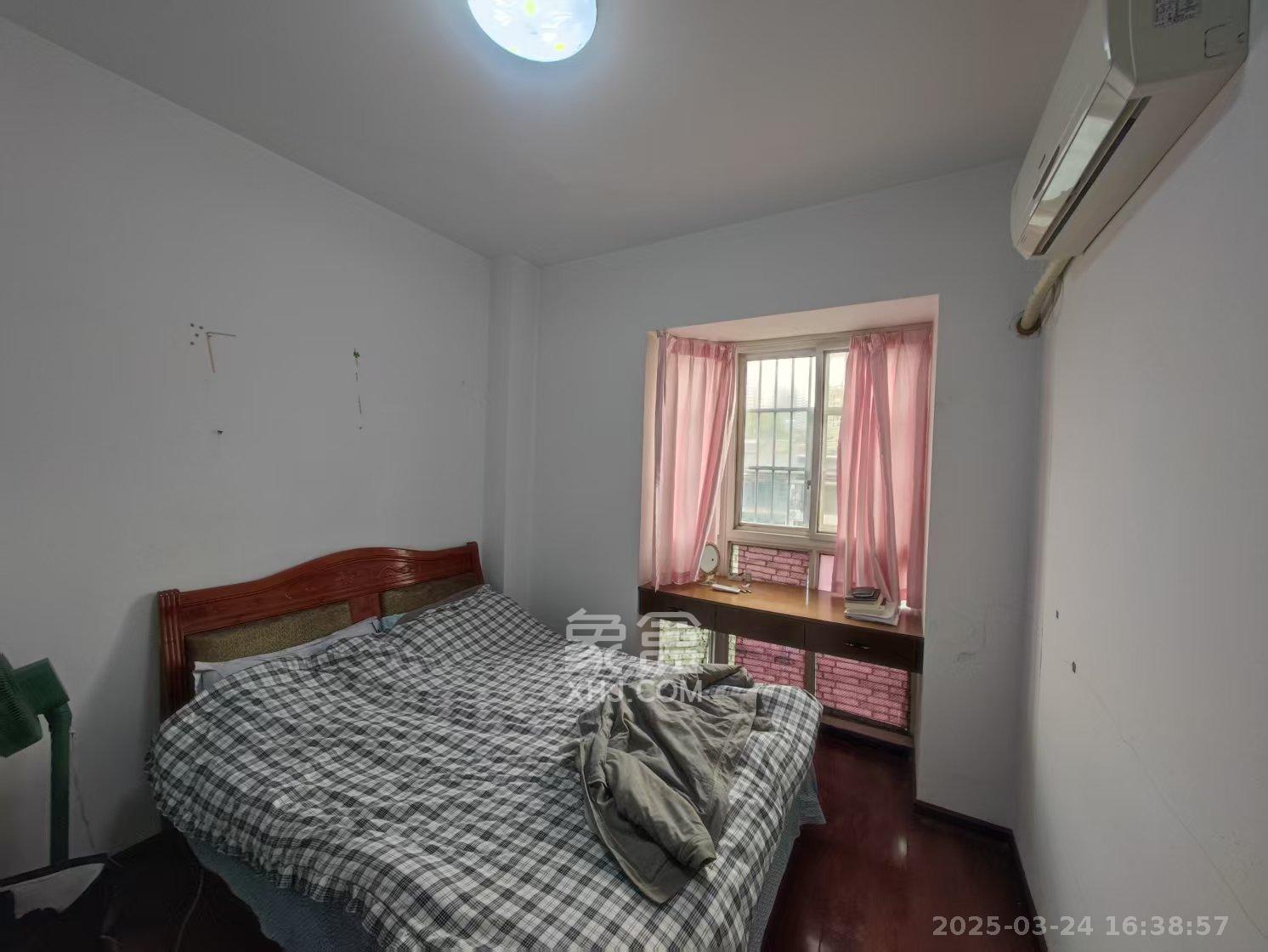 幸福洋房 4室2厅2卫 2100.0元/月 幸福洋房 4室2厅2卫 2100.0元/月室内图