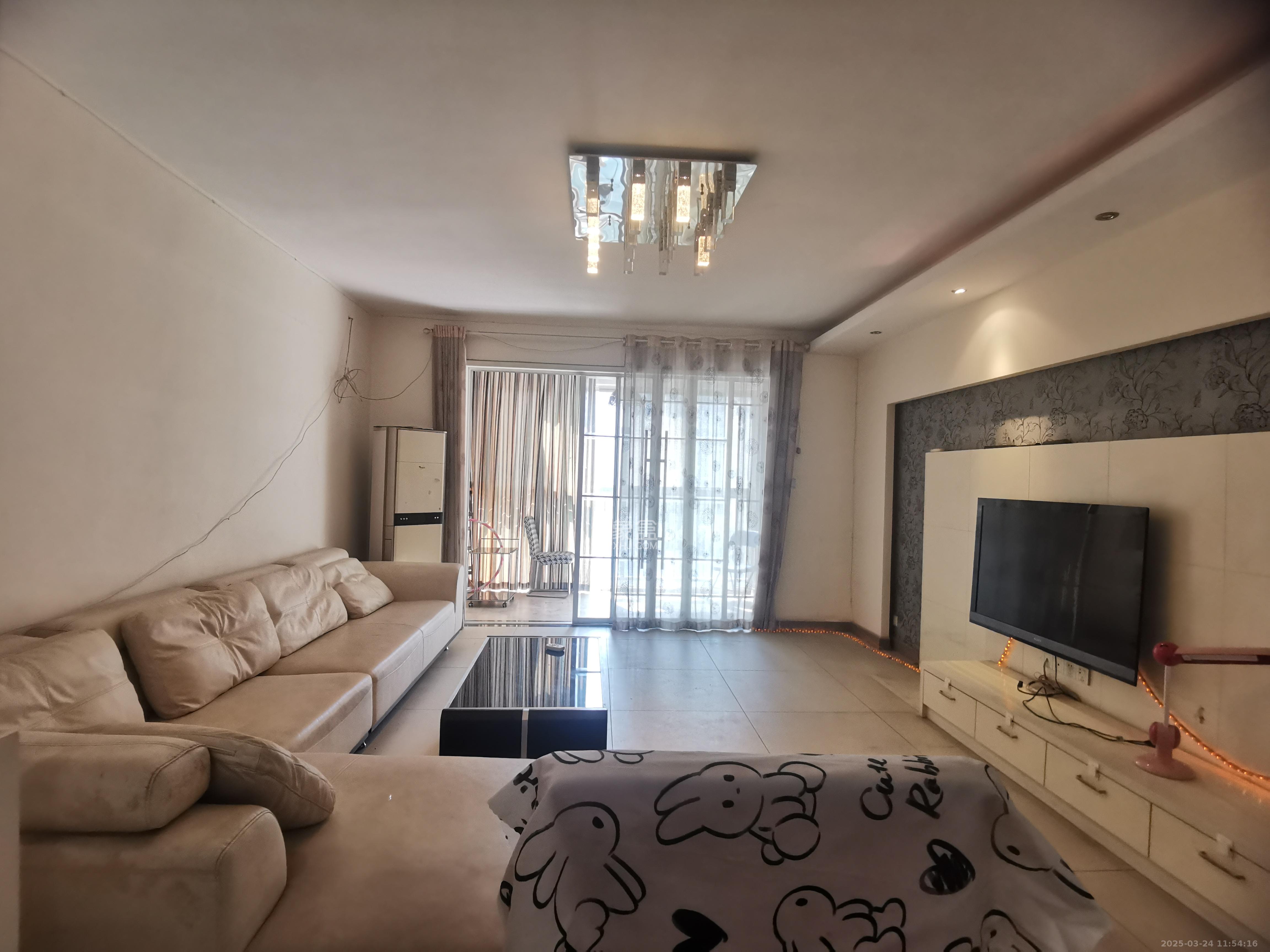 至雅小玲家园 3室2厅2卫 2400.0元/月 至雅小玲家园 3室2厅2卫 2400.0元/月室内图