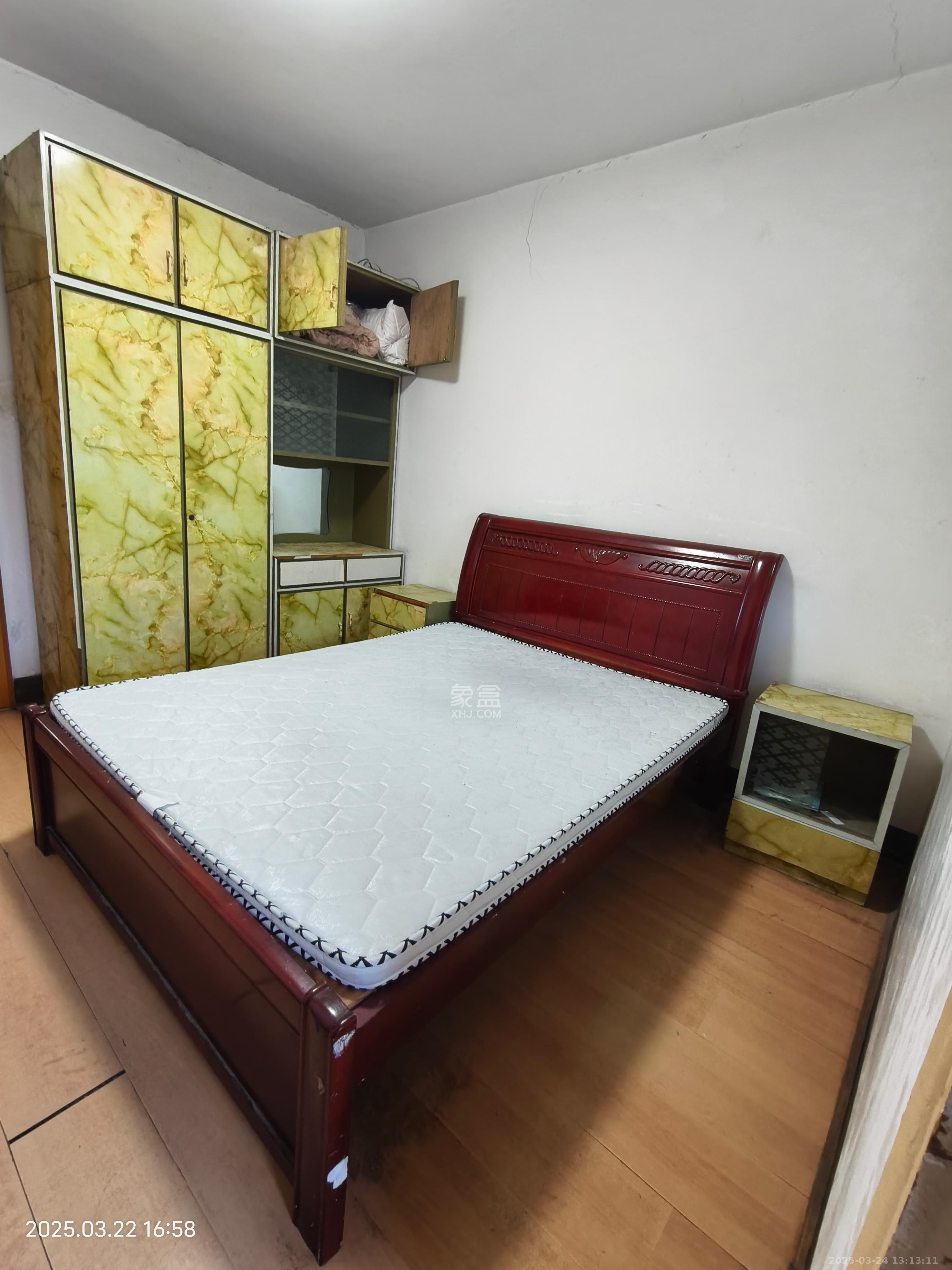 蒋家垅社区  3室2厅2卫    900.0元/月 蒋家垅社区  3室2厅2卫    900.0元/月室内图