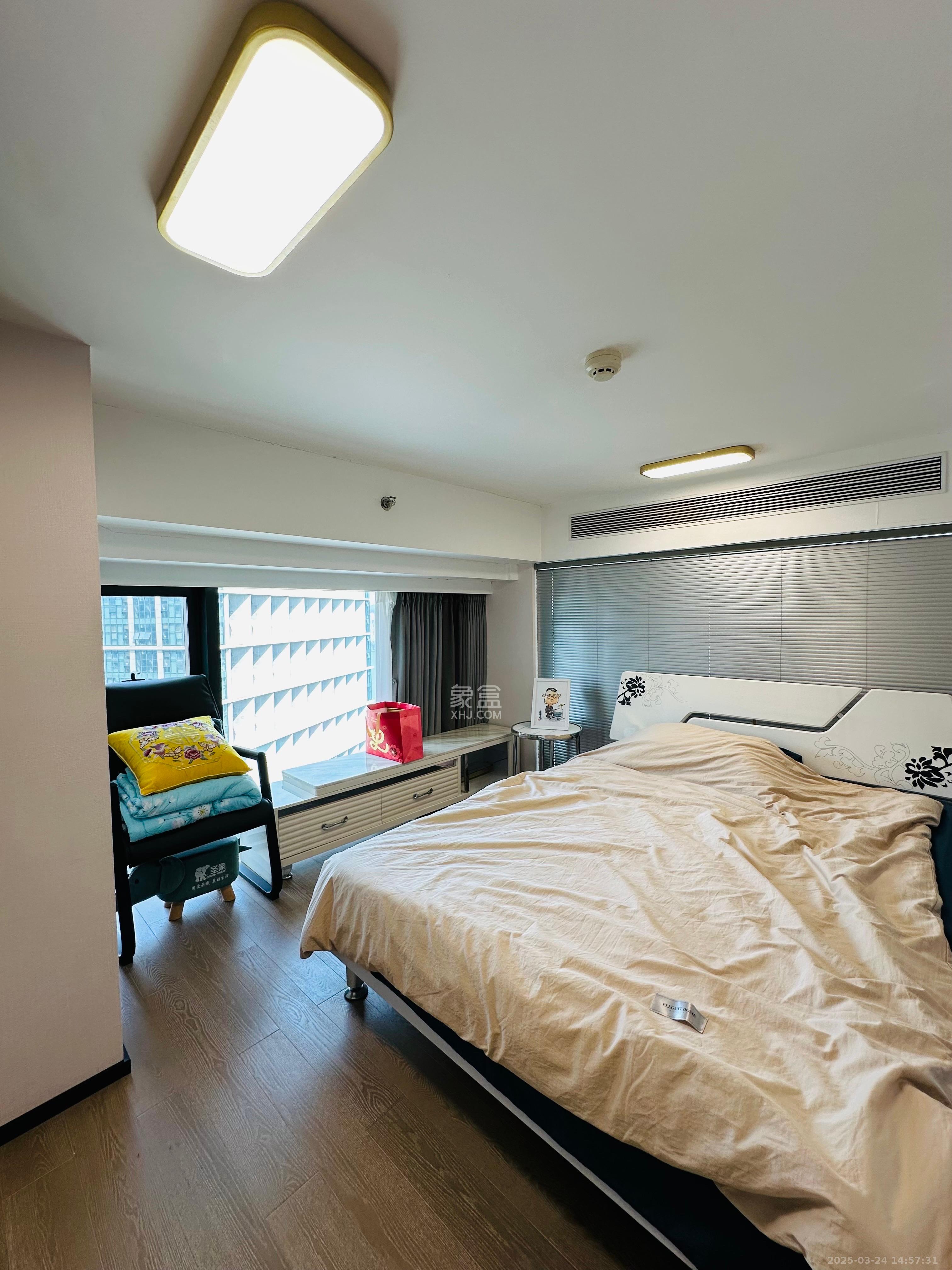 达美寰宇中心 2室2厅1卫 4000.0元/月 达美寰宇中心 2室2厅1卫 4000.0元/月室内图