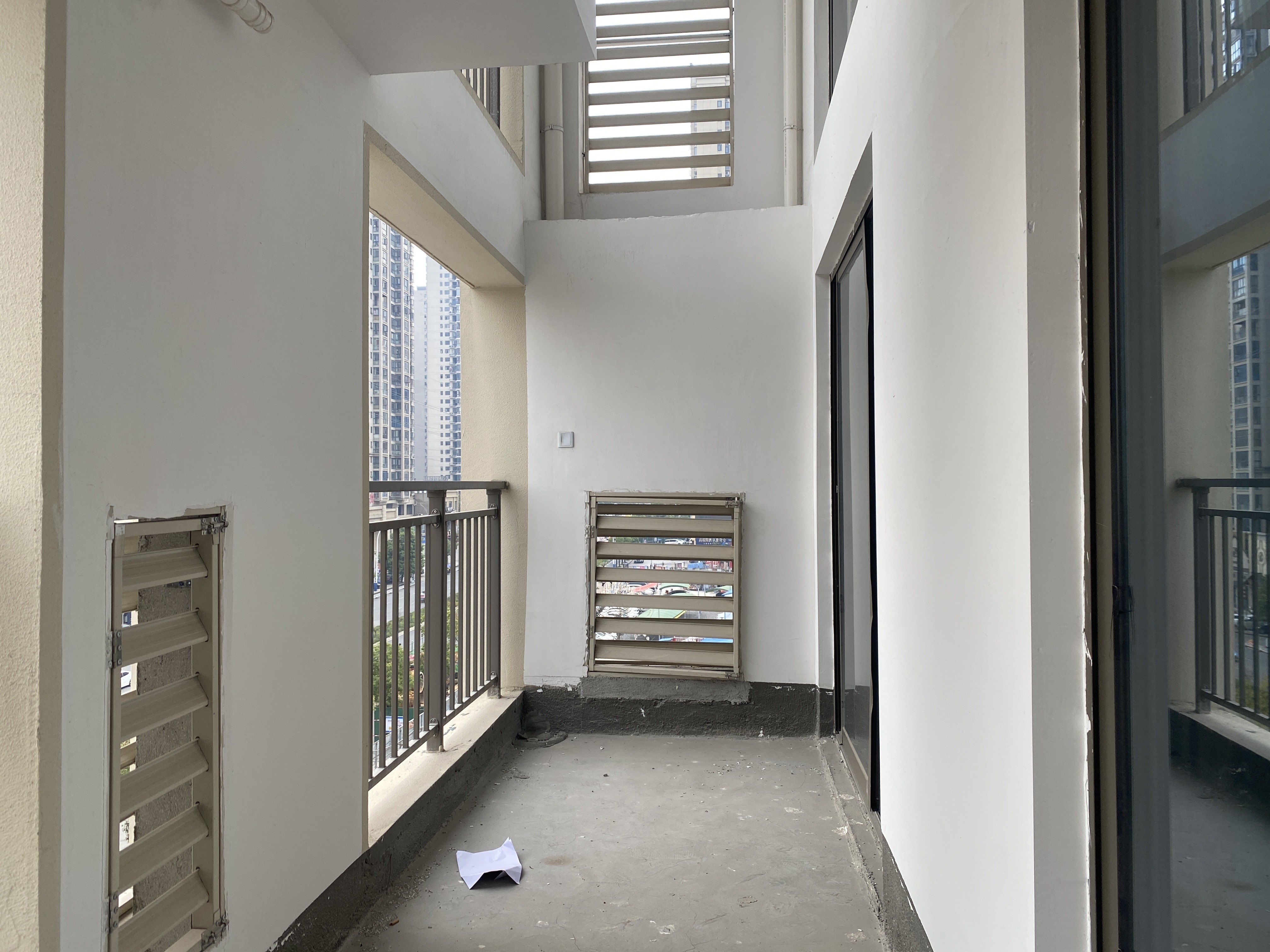 吾悦广场 4室2厅2卫 78.8万 吾悦广场 4室2厅2卫 78.8万客厅