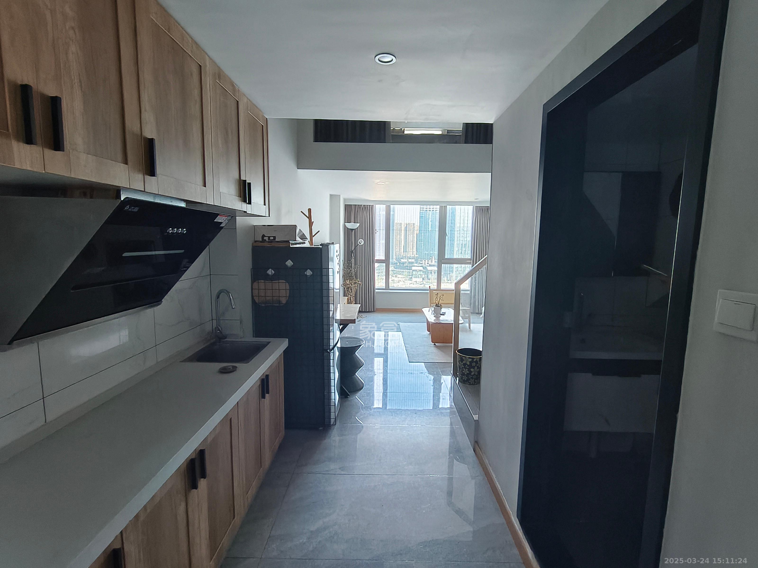 梅溪湖金茂湾  2室2厅1卫    2100.0元/月 梅溪湖金茂湾  2室2厅1卫    2100.0元/月室内图