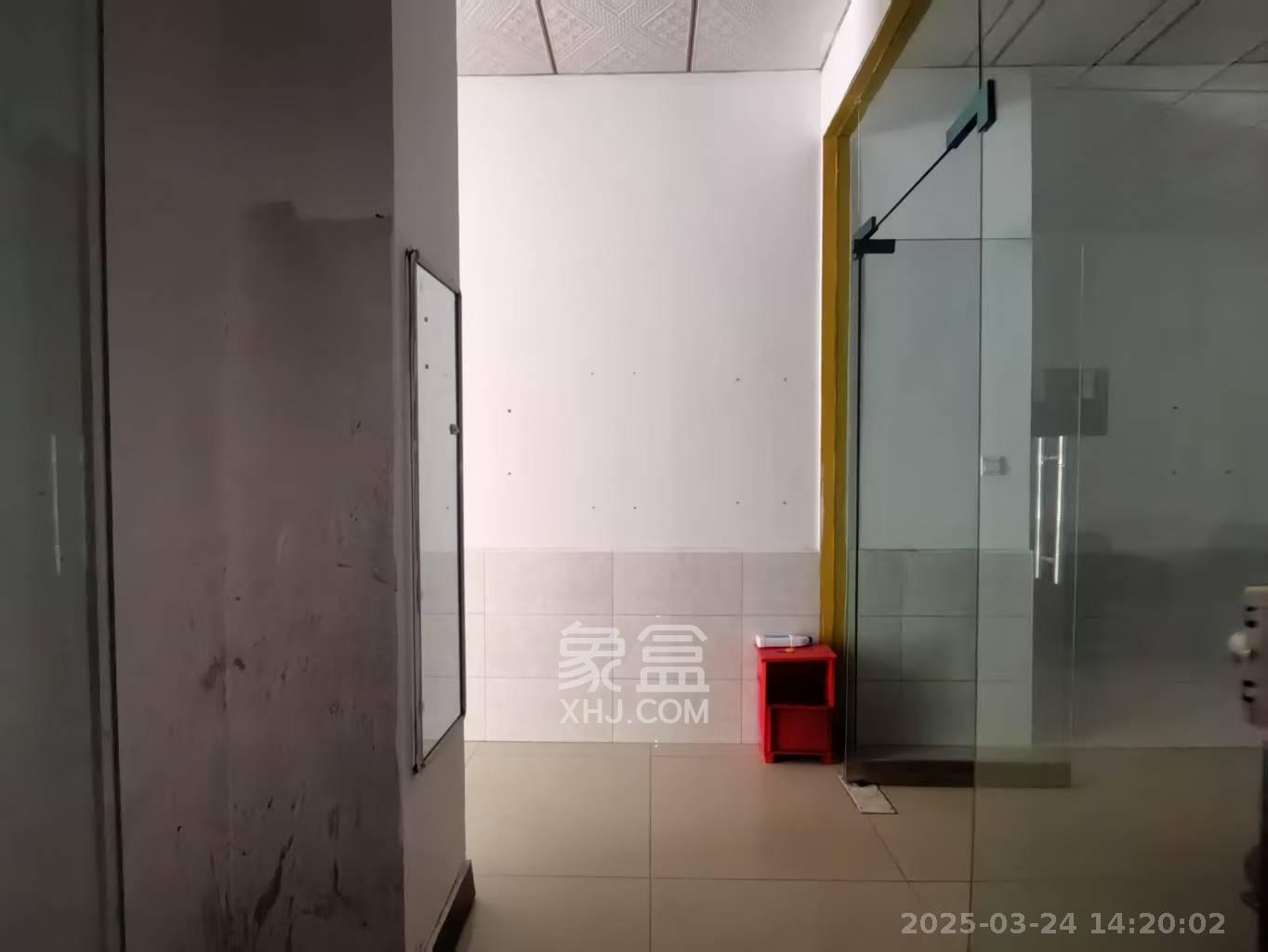 保利麓谷林语B区   91.33㎡     8000.00元/月室内图