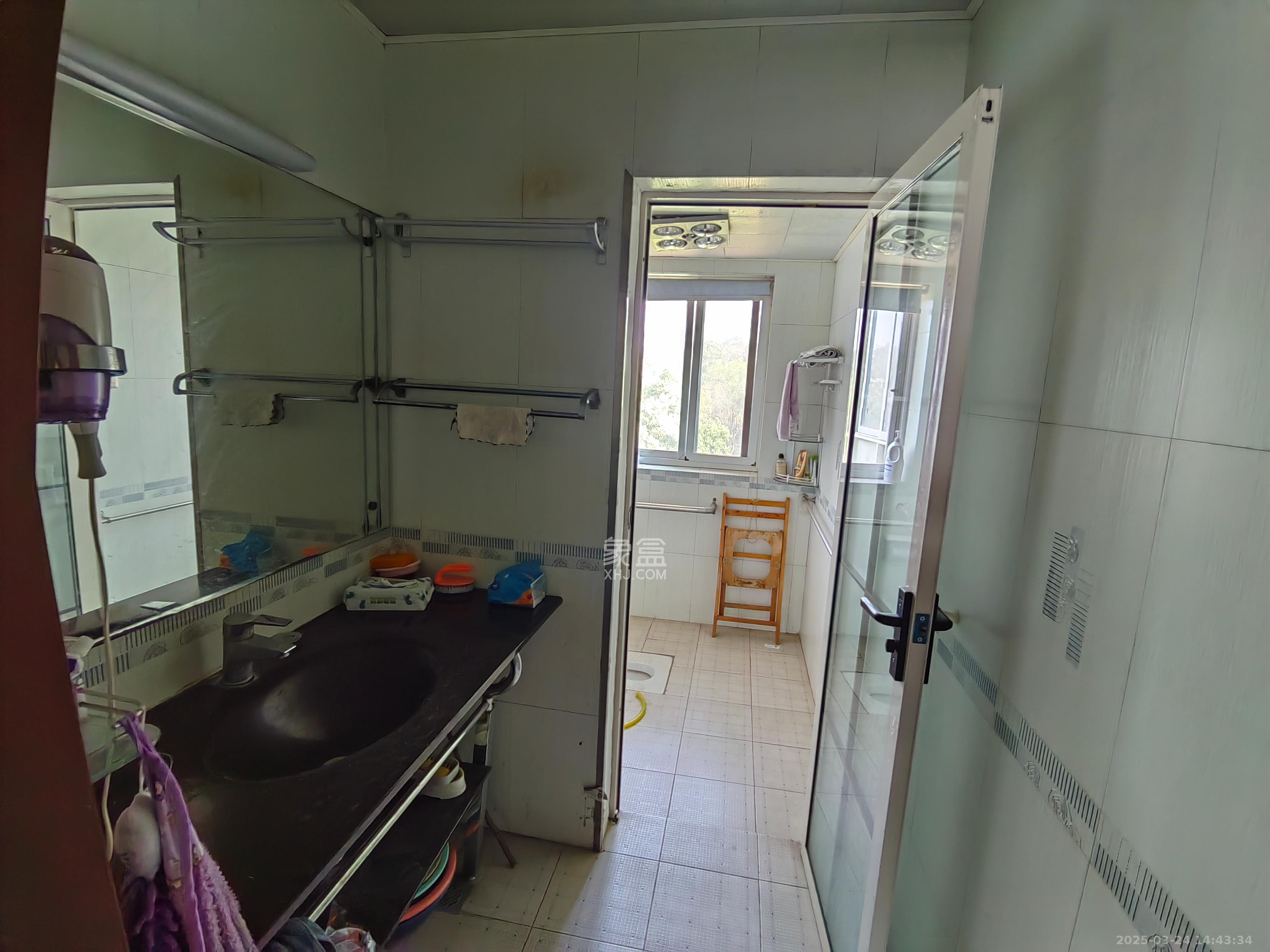 阳光苑 3室2厅2卫 1800.0元/月 阳光苑 3室2厅2卫 1800.0元/月室内图