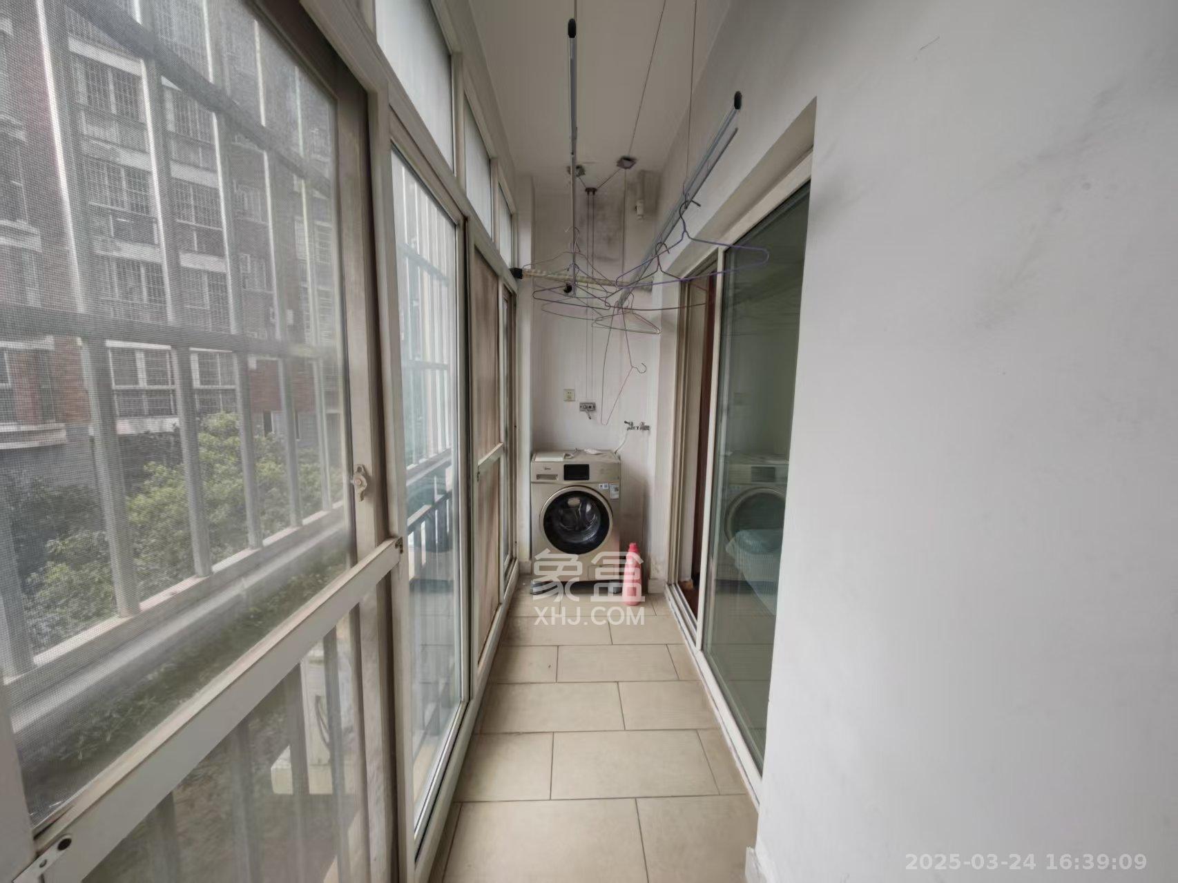 幸福洋房 4室2厅2卫 2100.0元/月 幸福洋房 4室2厅2卫 2100.0元/月室内图