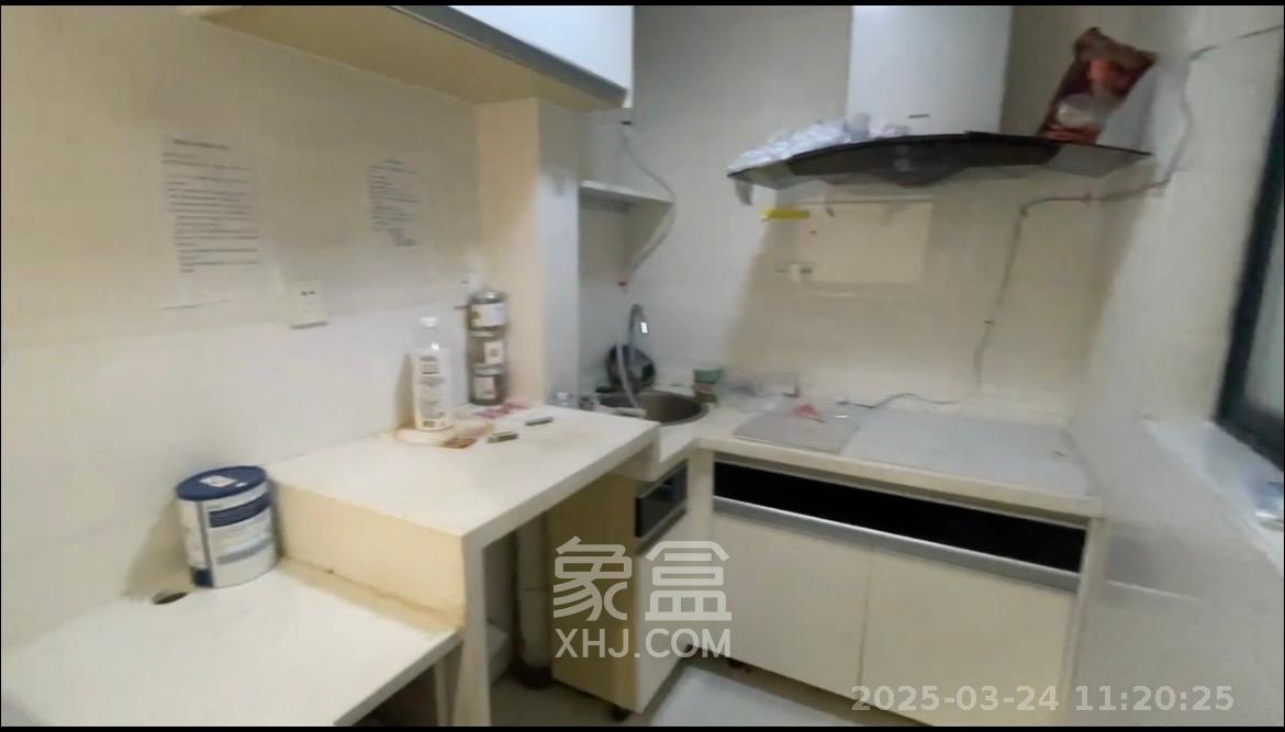 壹号公馆  2室1厅1卫   4200.00元/月室内图1