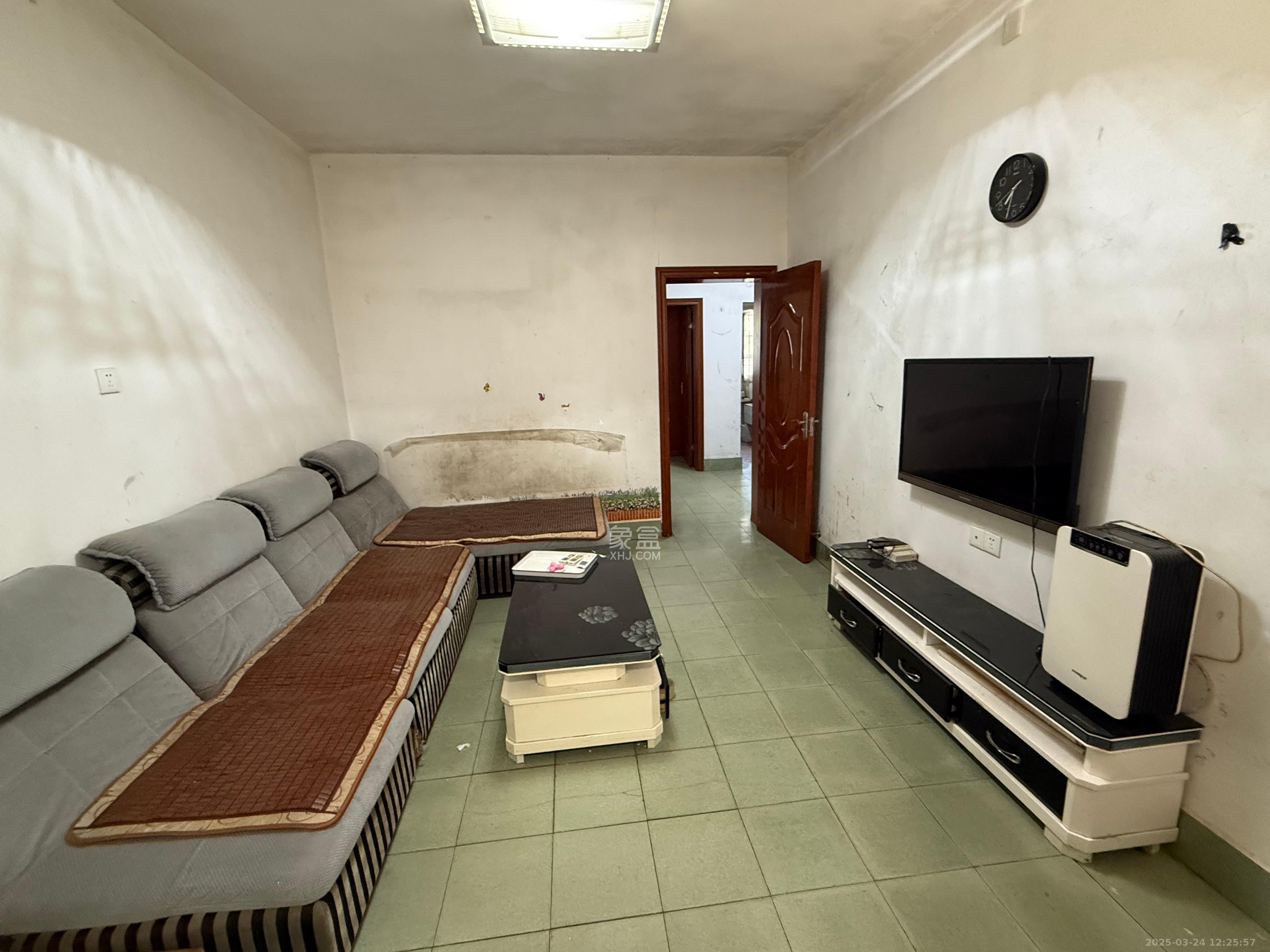 泡沫塑料厂宿舍  2室2厅1卫    1400.0元/月 泡沫塑料厂宿舍  2室2厅1卫    1400.0元/月户型图