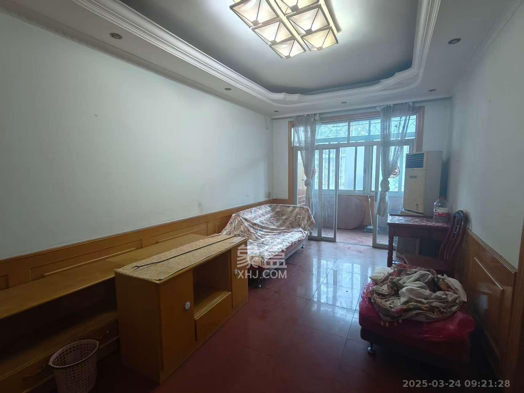 湖橡宿舍  1室1厅1卫   1300.00元/月室内图
