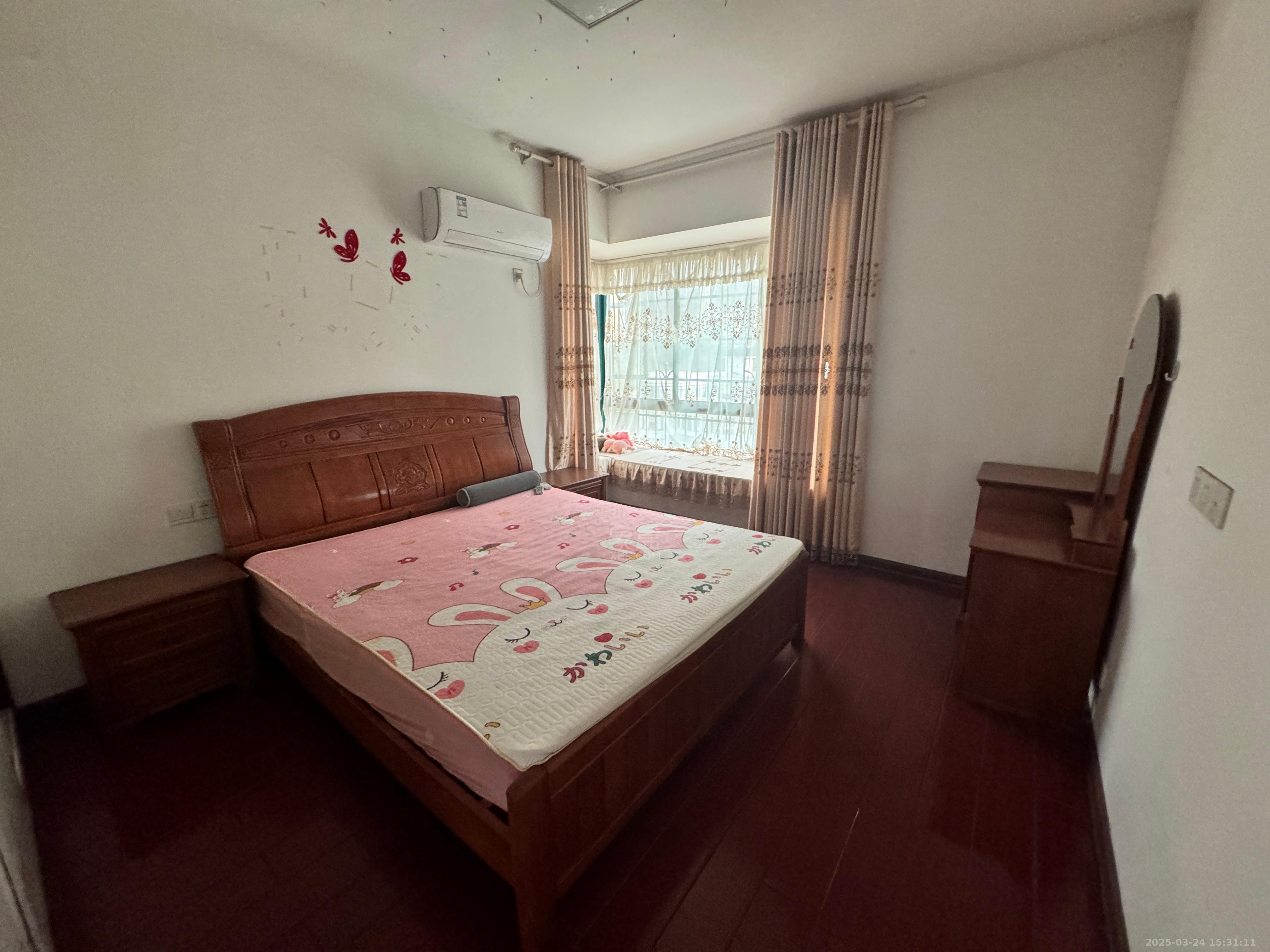 香山美境  3室2厅2卫   1800.00元/月室内图
