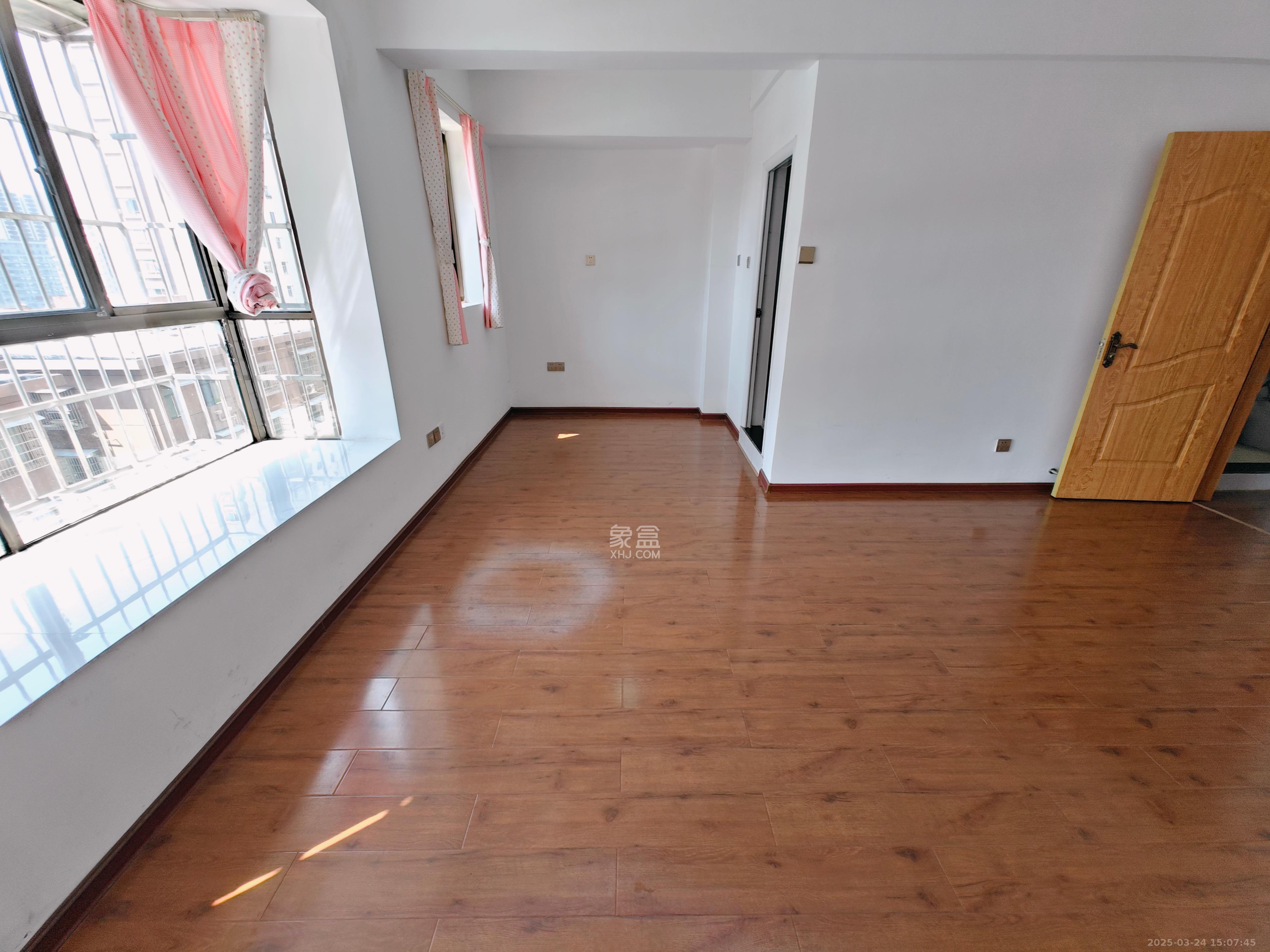 环达路桥 3室2厅2卫 3100.0元/月 环达路桥 3室2厅2卫 3100.0元/月室内图