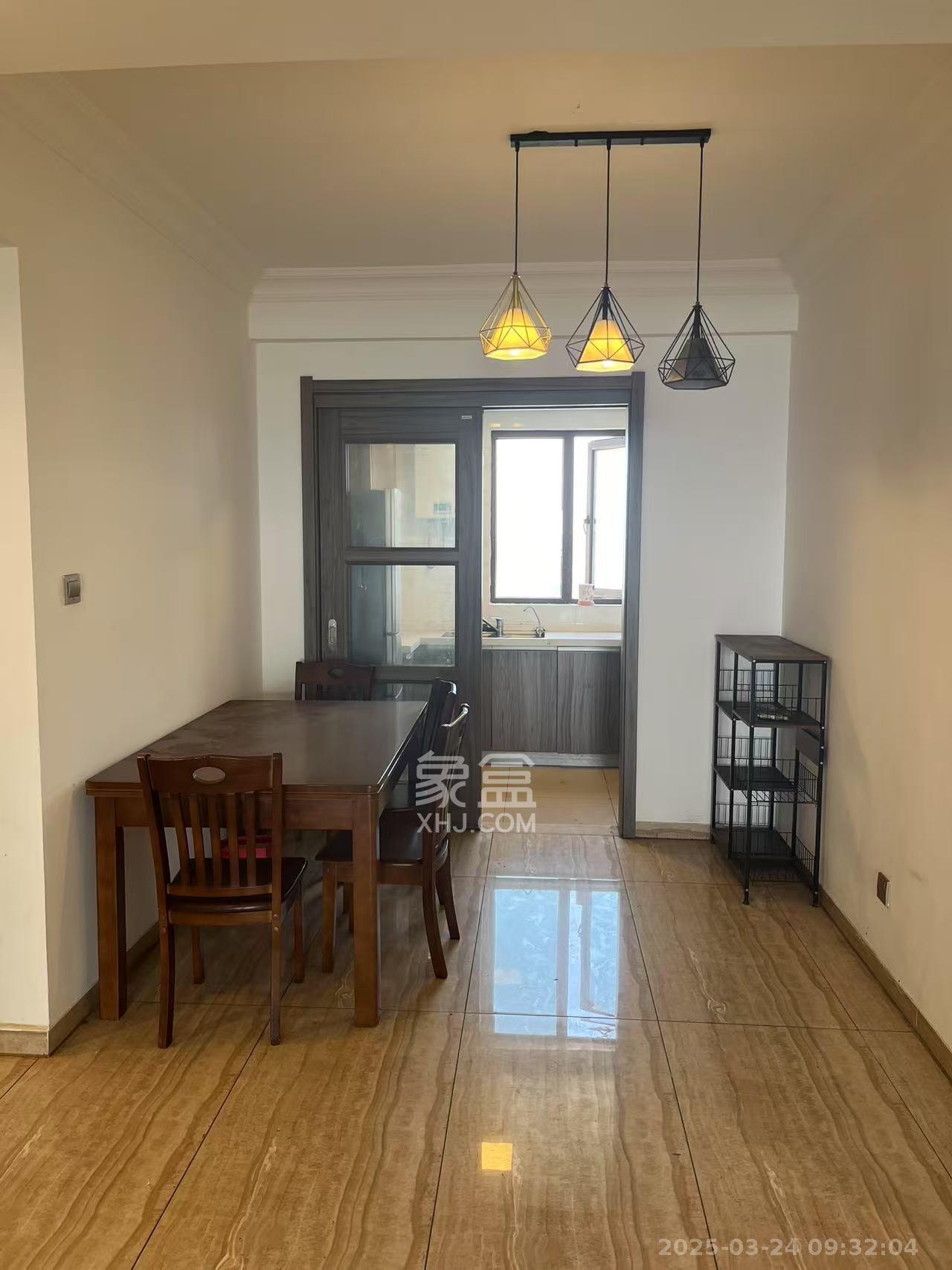 碧桂园星城首府 3室2厅2卫 2800.0元/月 碧桂园星城首府 3室2厅2卫 2800.0元/月室内图