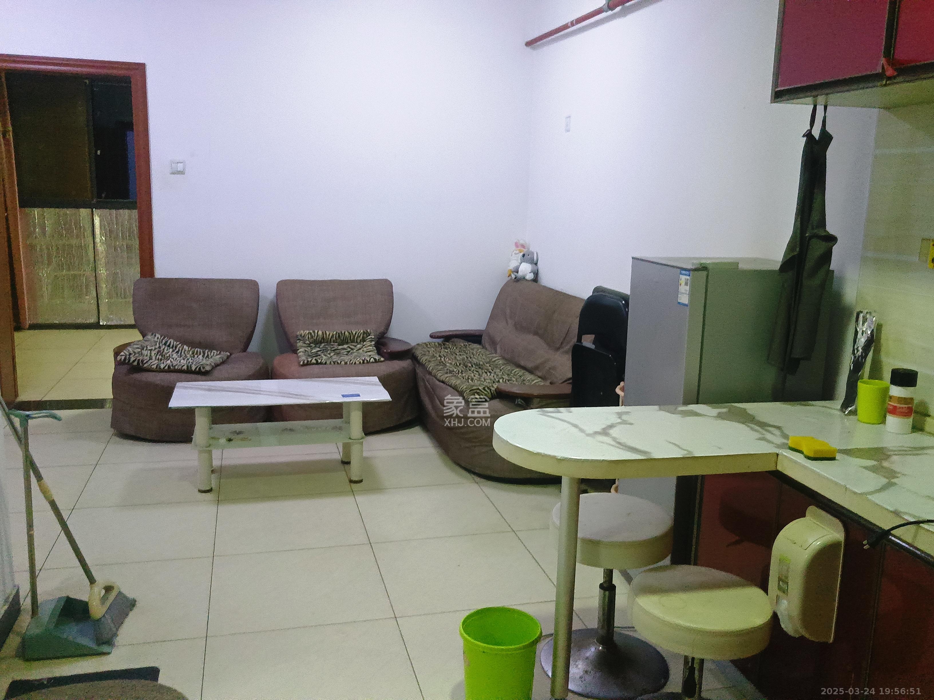 时代公馆 1室1厅1卫 1300.0元/月 时代公馆 1室1厅1卫 1300.0元/月室内图